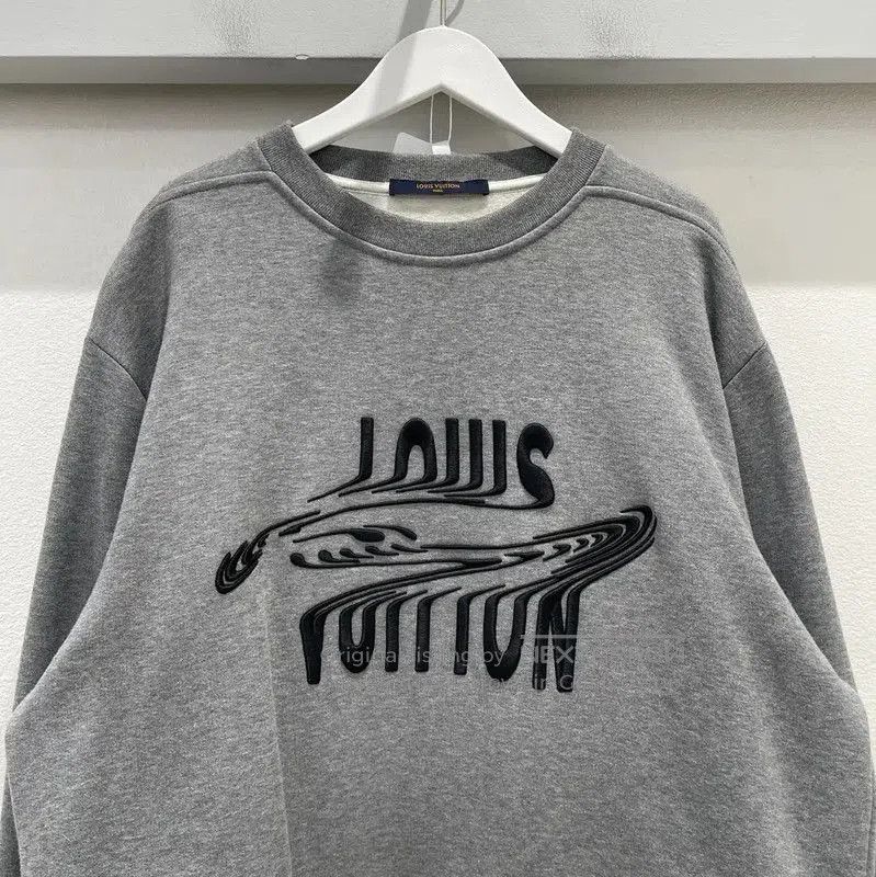 Louis Vuitton Louis Vuitton Gray Embroidered Long Sleeve Sweatshirt . Size US M / EU 48-50 / 2 - 2 Thumbnail