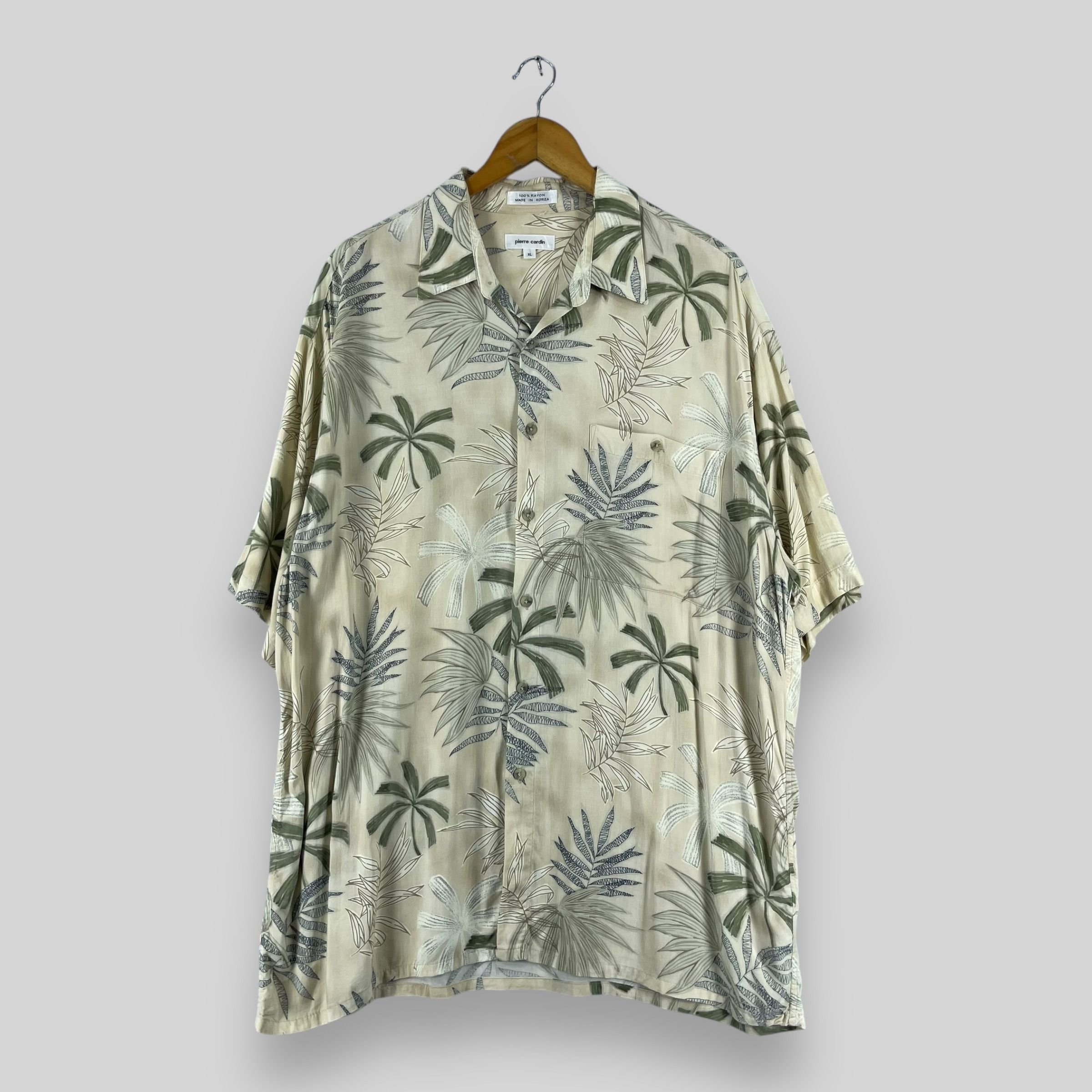Japanese Brand Vintage Hawaiian Floral Guam Beach Surf Rayon Shirt Size US XL / EU 56 / 4 - 1 Thumbnail