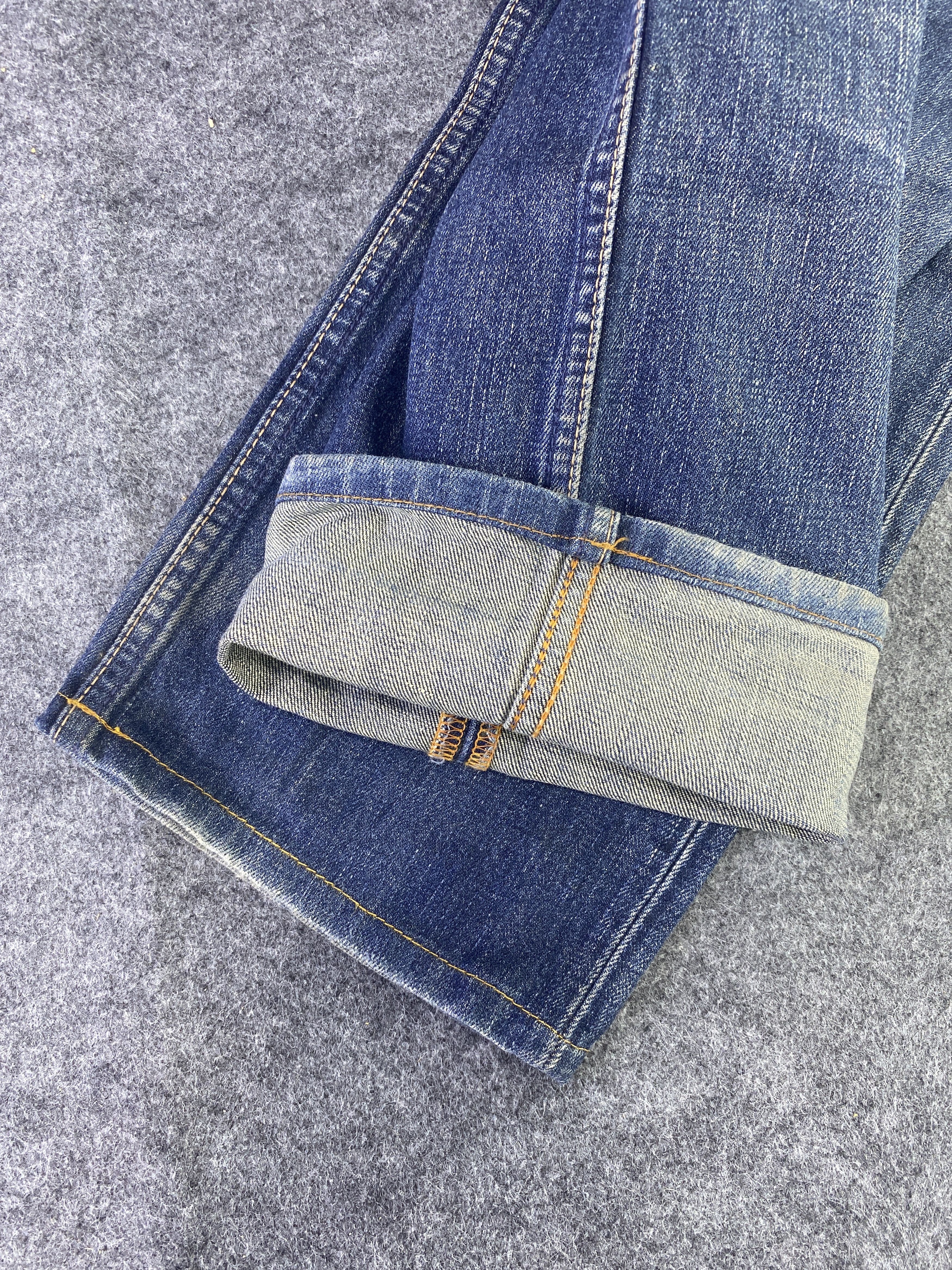 Levi's VINTAGE CLASSIC LEVI'S 502 DISTRESS BLUE WASH JEANS - J907 Size US 33 - 12 Thumbnail