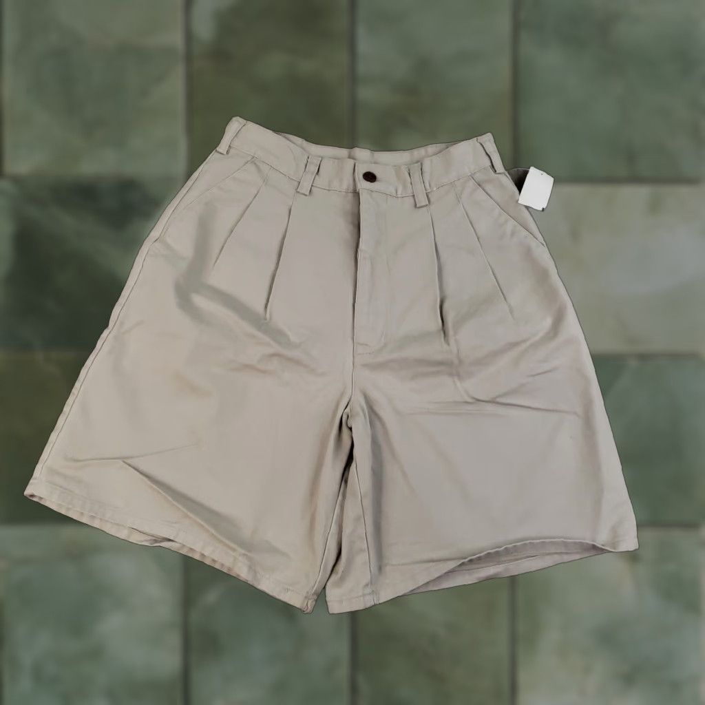 Eastern Mountain Sports Eastern Mountain Sports Shorts Womens Size 6 Beige Pleated High Rise Casual Size 28" / US 6 / IT 42 - 1 Thumbnail