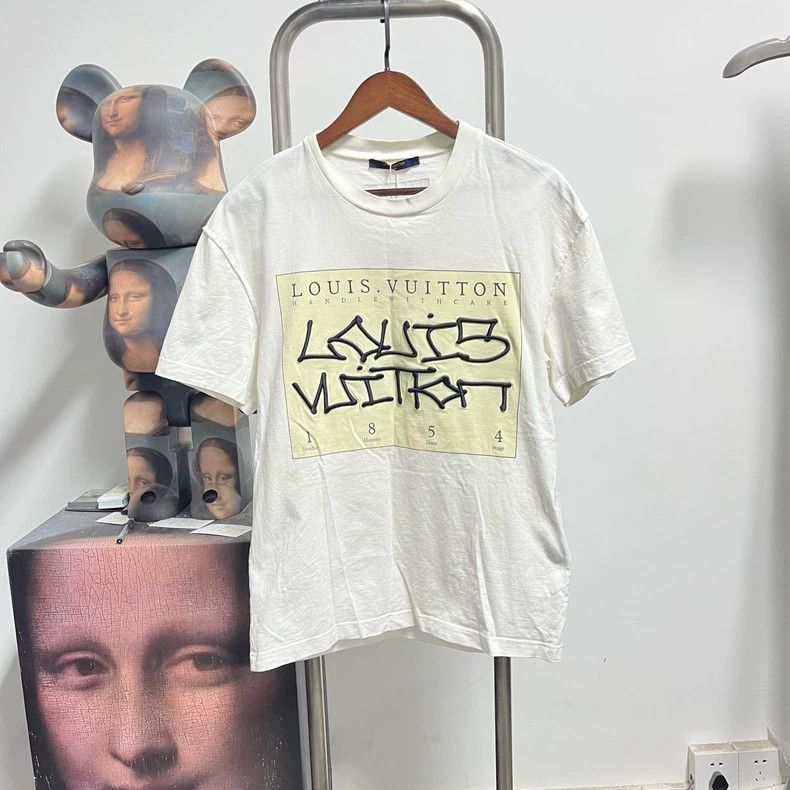 Louis Vuitton Louis Vuitton Patch short sleeve 2504-Nextarrow Size US S / EU 44-46 / 1 - 1 Thumbnail