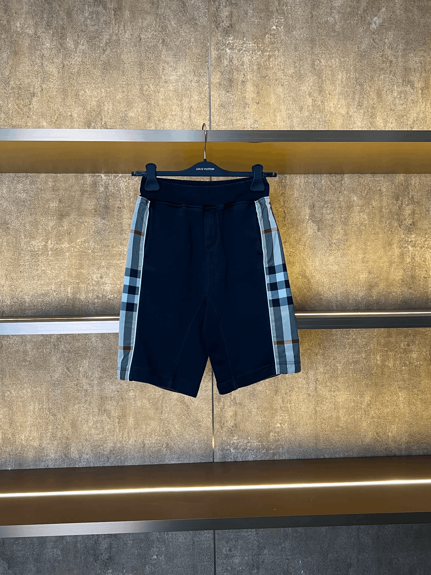 Burberry Burberry Shorts 32 Men Size US 32 / EU 48 - 1 Thumbnail