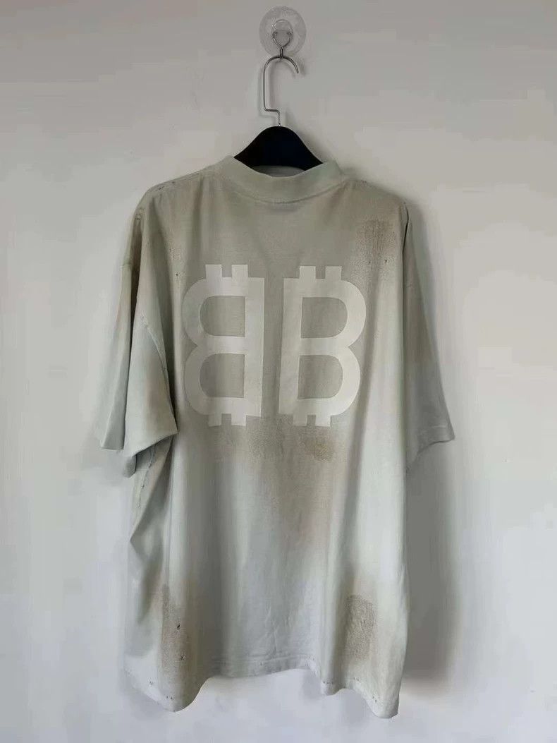 Balenciaga Balenciaga SS24 Mud Dyed Bitcoin Distressed Short Sleeve T Size US M / EU 48-50 / 2 - 2 Thumbnail