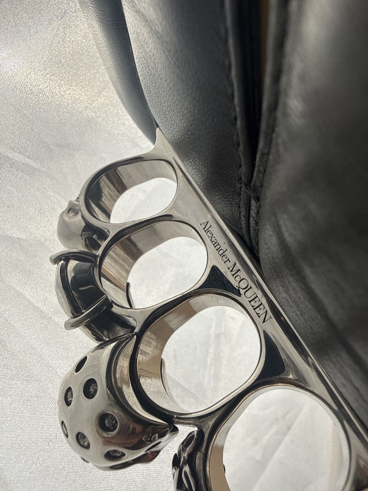 Alexander McQueen McQueen “Slash” Calfskin Leather Knuckle Crossbody Size ONE SIZE - 15 Thumbnail