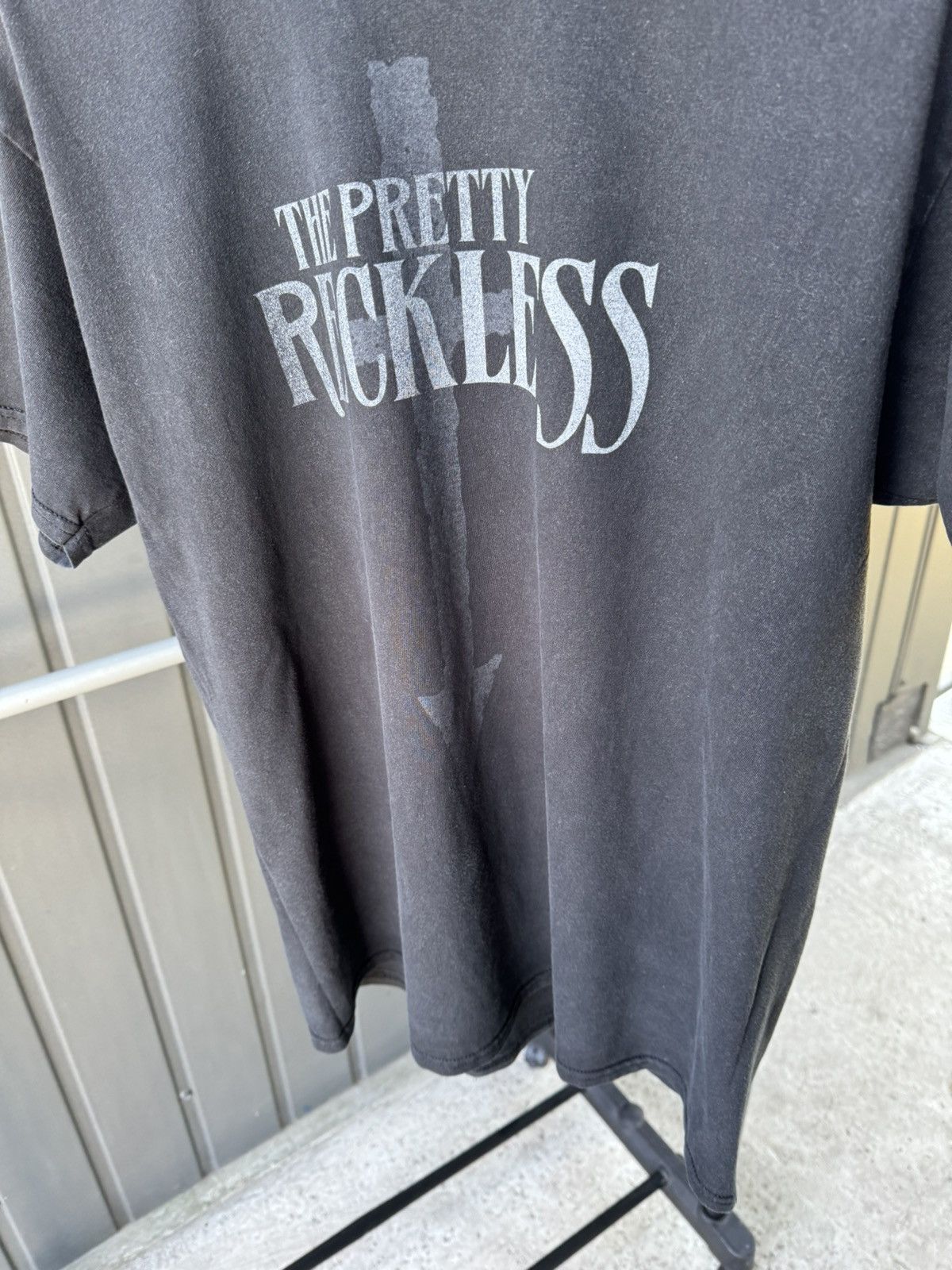 Band Tees × Vintage Vintage The Pretty Reckless Logo T Shirt Y2K Size US L / EU 52-54 / 3 - 10 Thumbnail