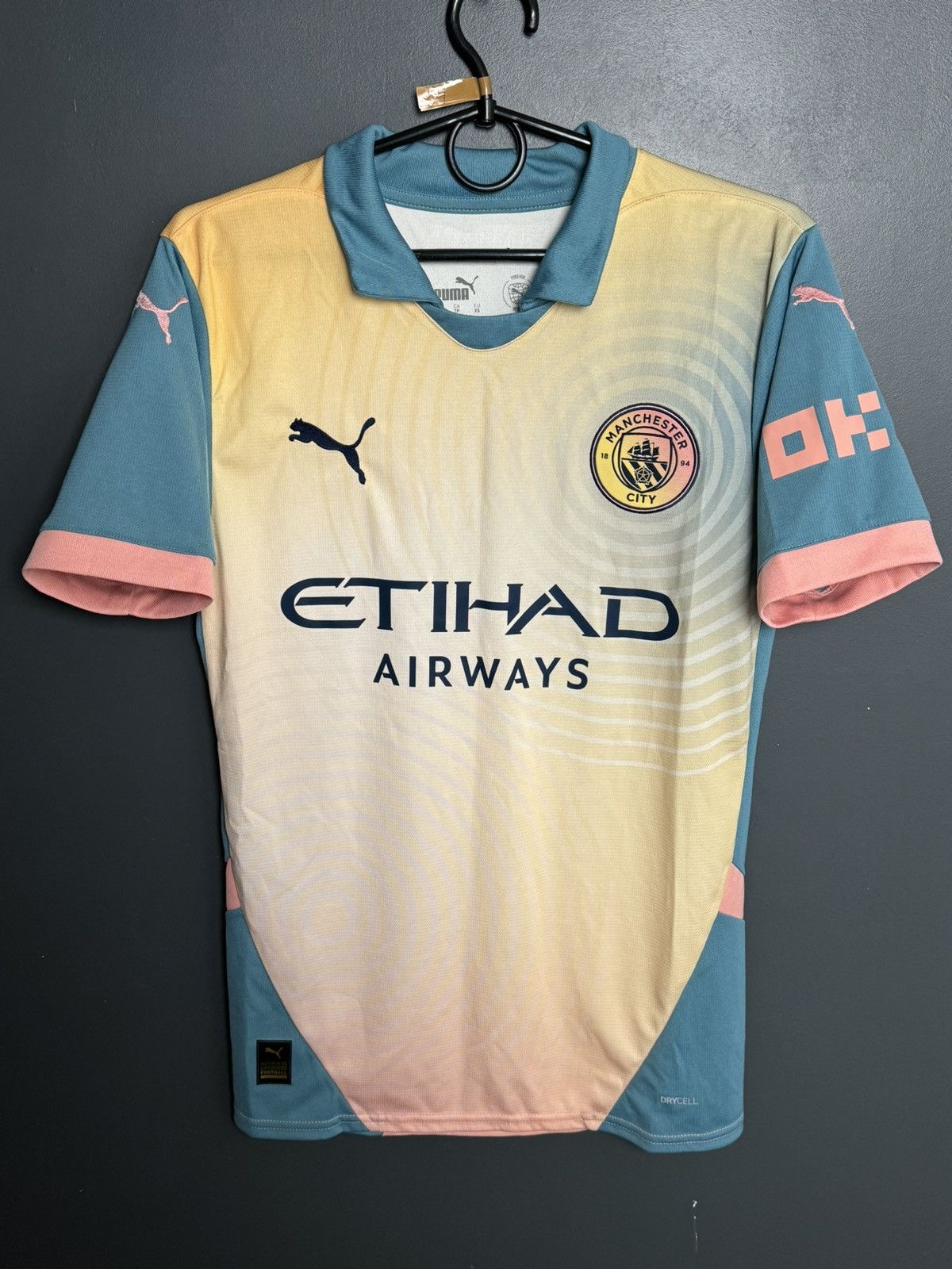 Puma Manchester City 24/25 Fourth Football Jersey Size US XS / EU 42 / 0 - 1 Thumbnail