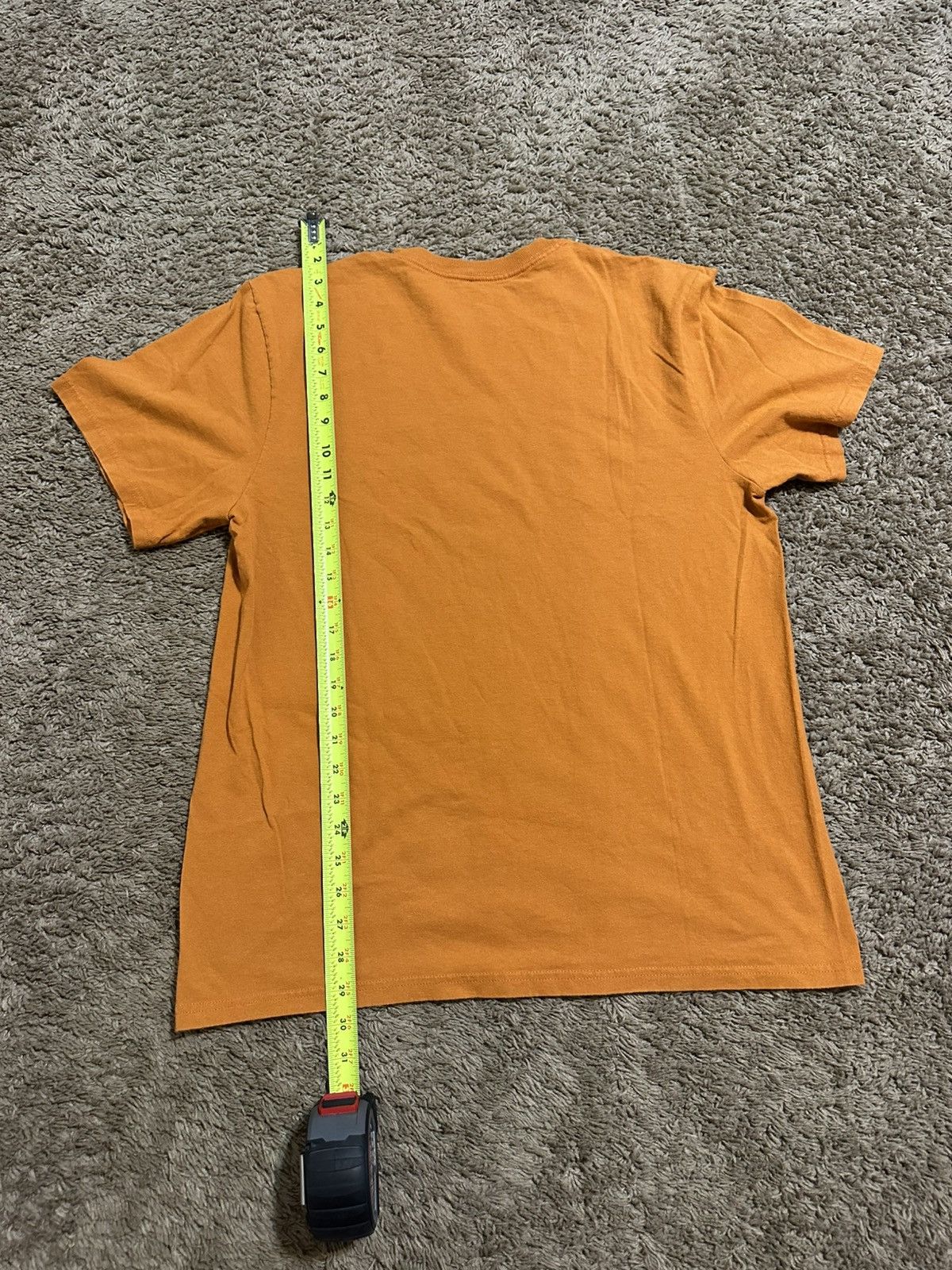 NCAA Vintage Texas Longhorns “big logo” shirt 00s size large Size US L / EU 52-54 / 3 - 7 Thumbnail