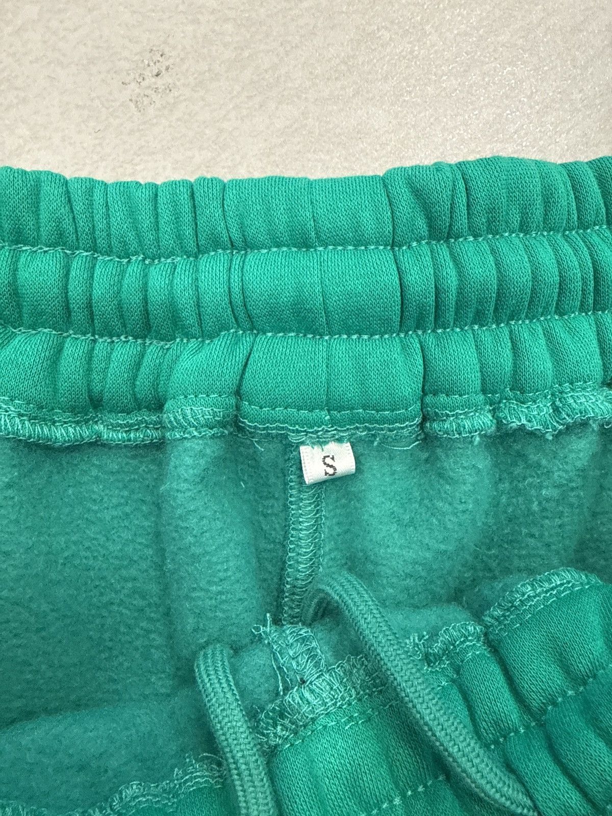 The GV Gallery The GVGallery Raspberry Hills Lil Leon Scrunch Sweatpants Size US 32 / EU 48 - 3 Thumbnail