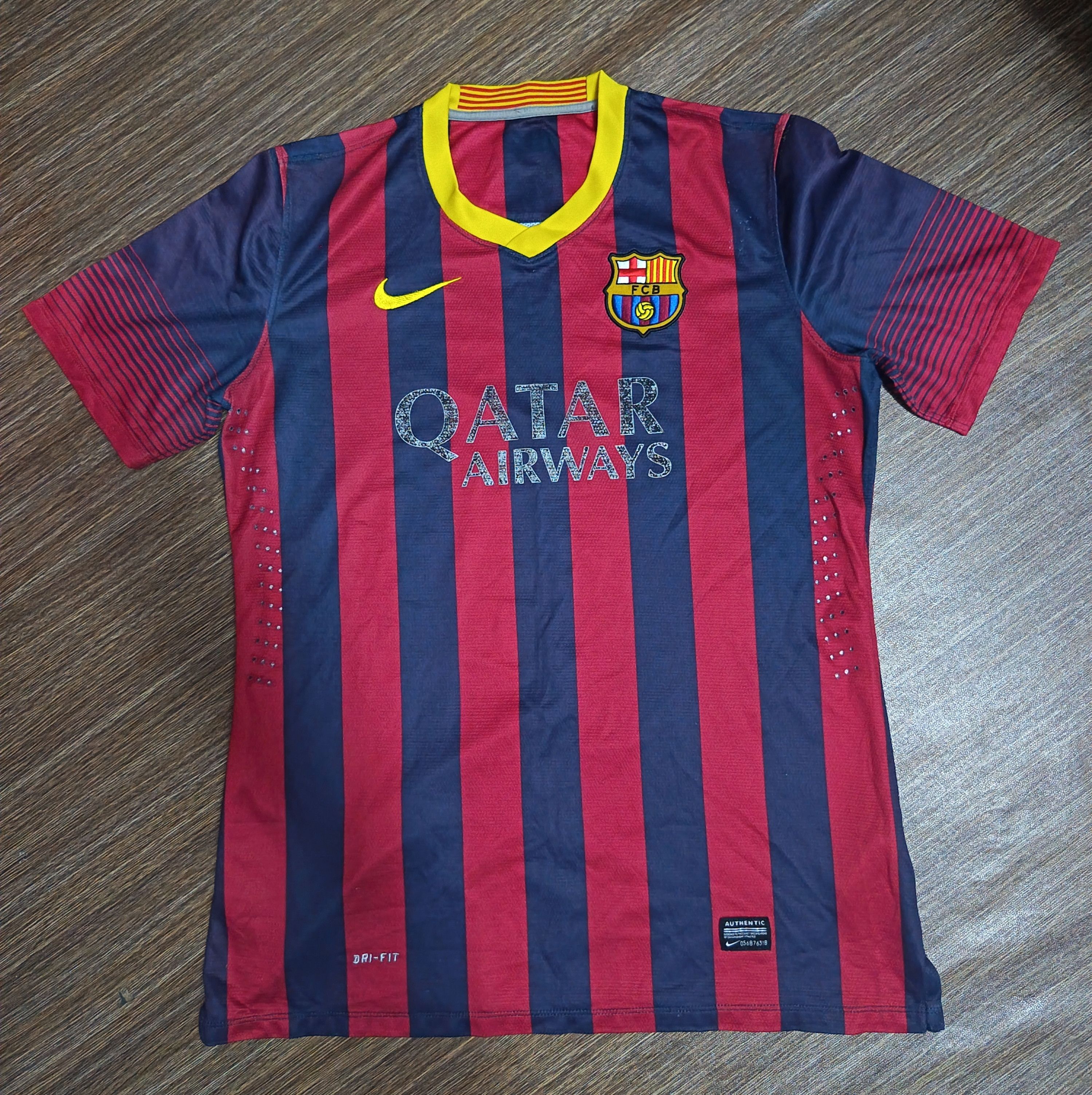 Nike Barcalona home 2013/2014 home kit Size US L / EU 52-54 / 3 - 1 Thumbnail