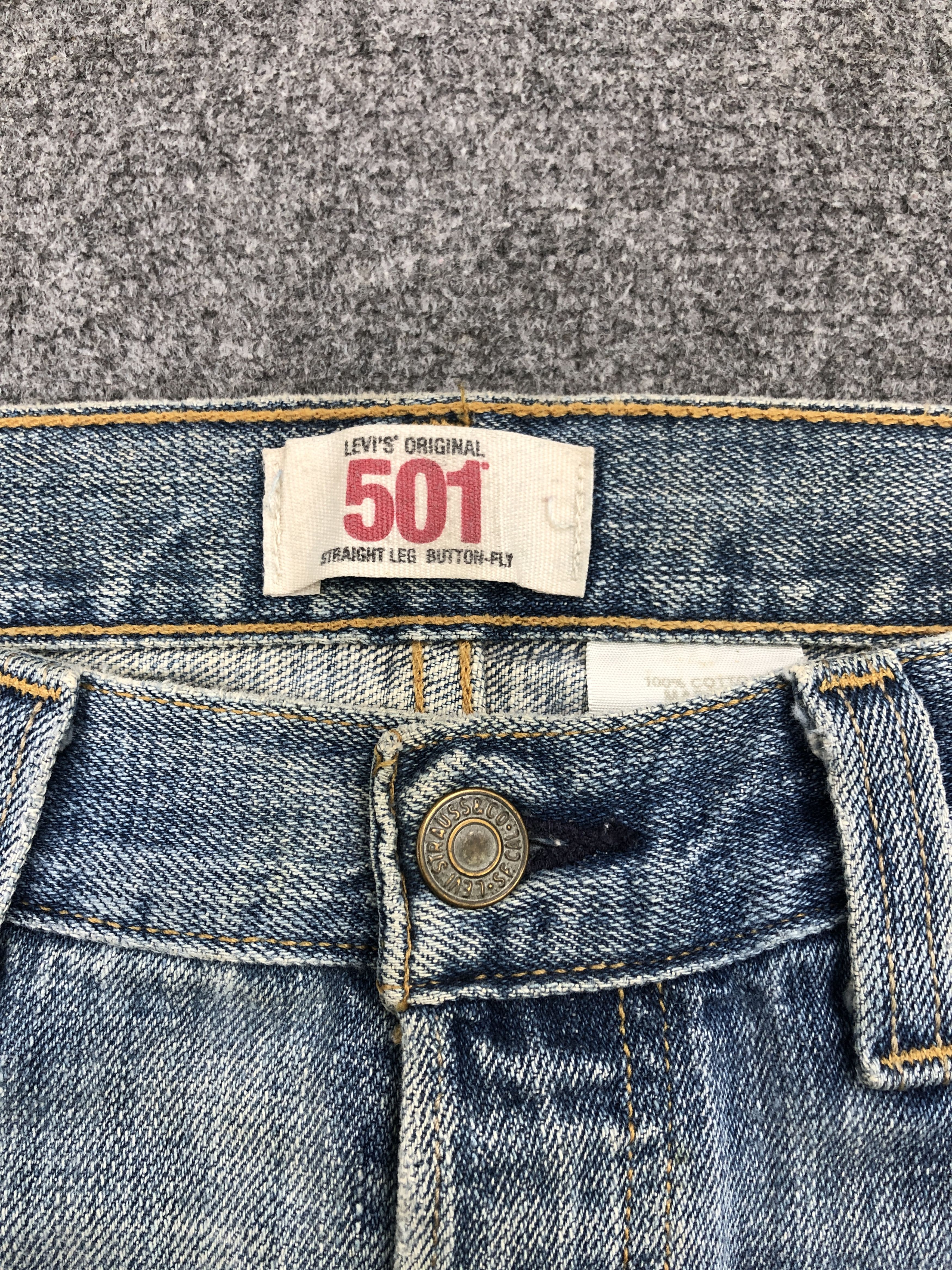 Levi's × Vintage Light Blue Washed Vintage Levis 501 Jeans Size US 32 / EU 48 - 9 Thumbnail