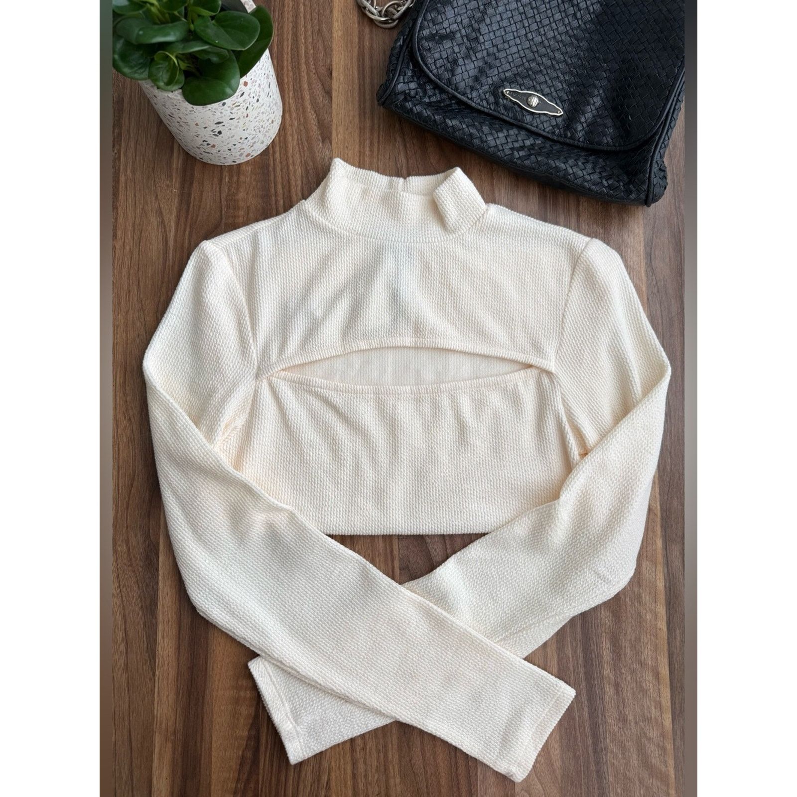 Sanctuary Sanctuary Cream Knit Mock Neck Long Sleeve Cutout Top Size M / US 6-8 / IT 42-44 - 1 Thumbnail