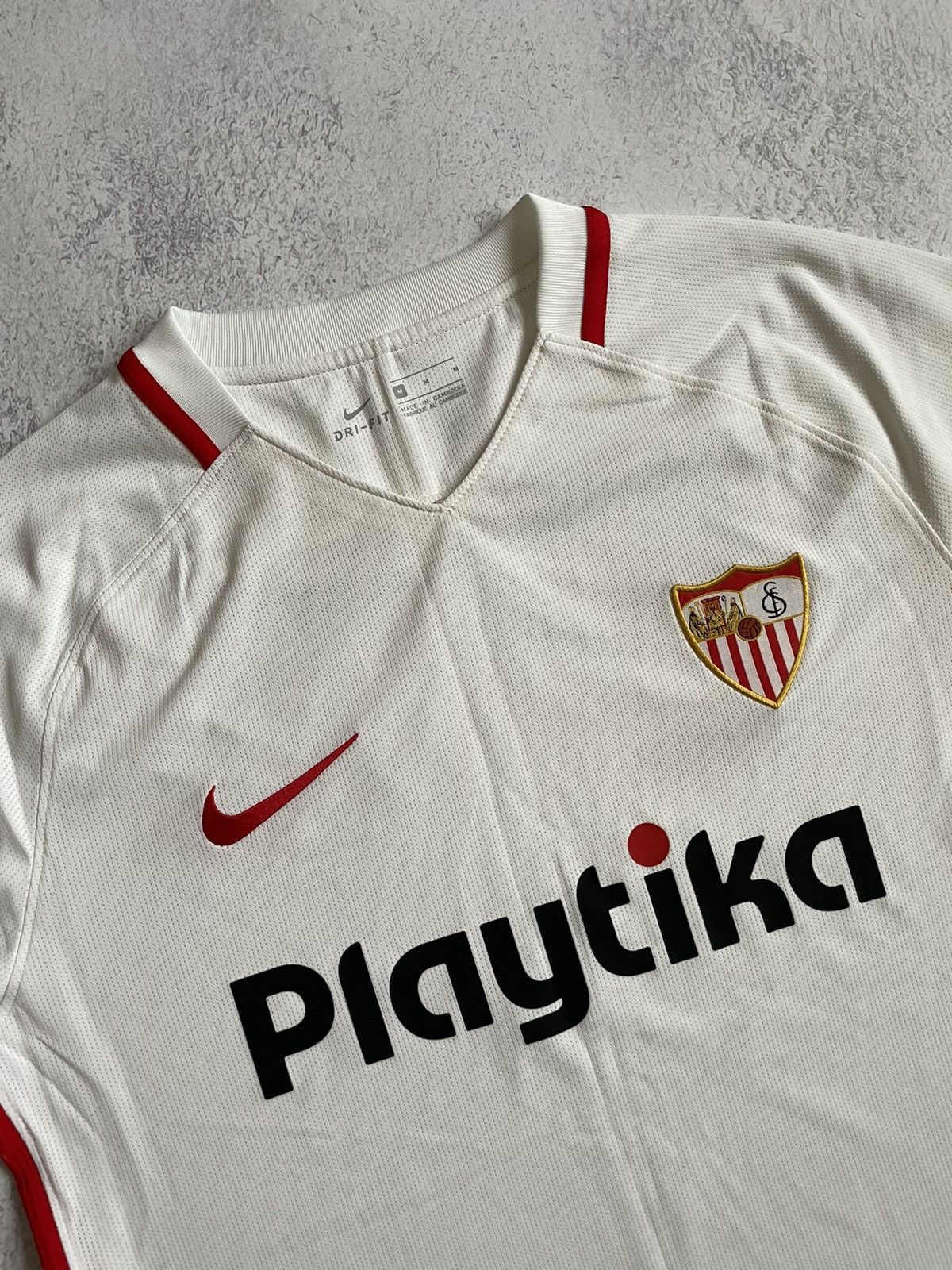 Nike Nike Sevilla 2018/2019 Home Football Soccer Jersey Size US M / EU 48-50 / 2 - 3 Thumbnail