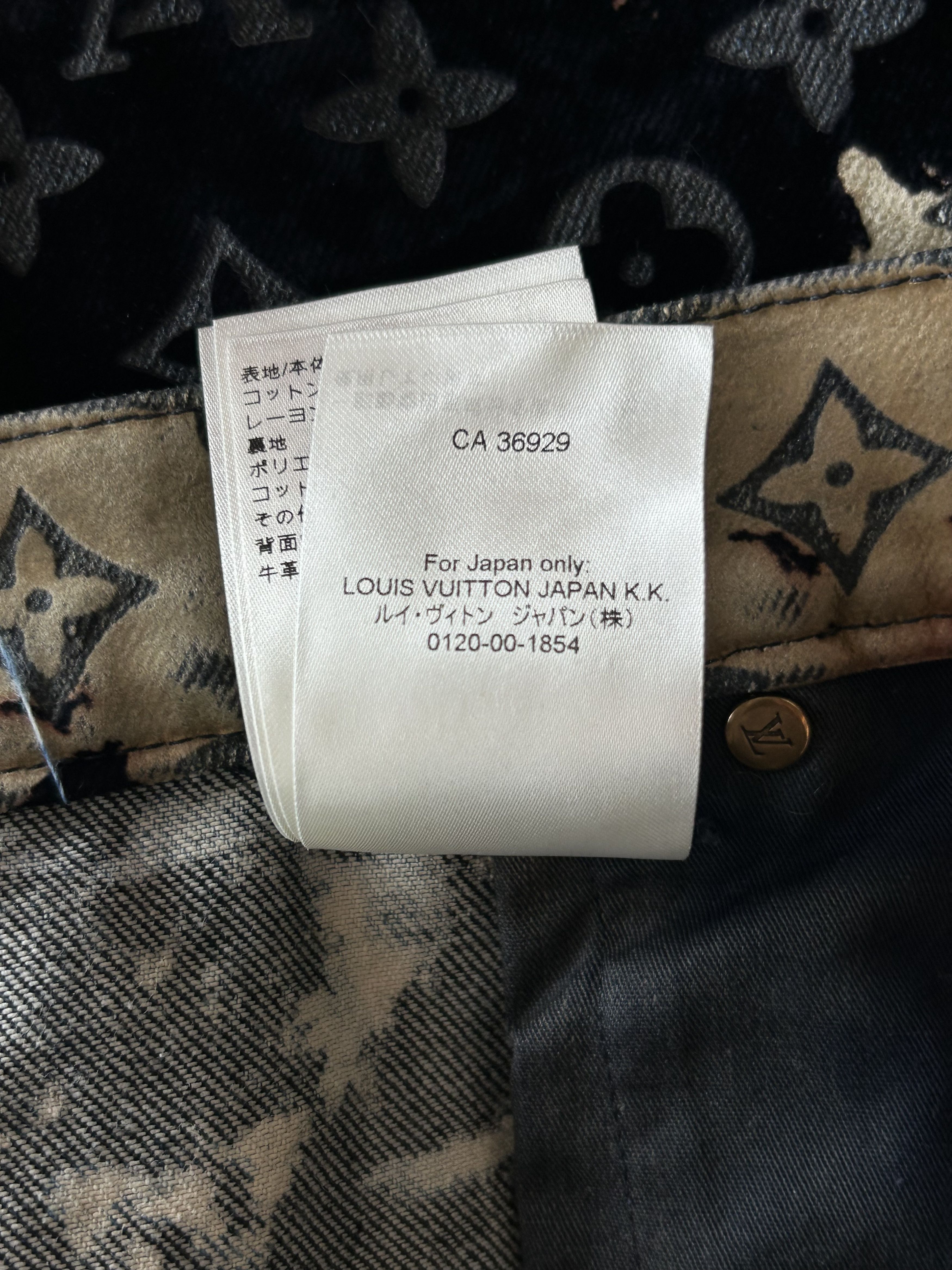 Louis Vuitton Louis Vuitton Blue Bleached Monogram Velvet Jeans Size US 40 / EU 56 - 8 Thumbnail