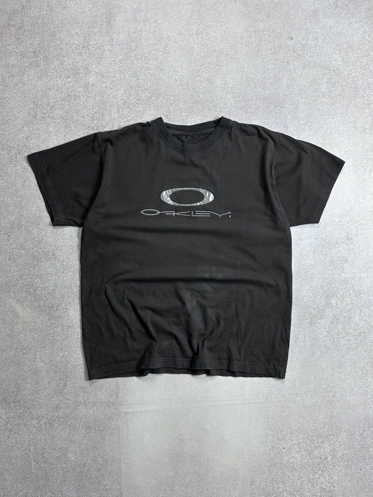 Oakley Vintage 90s Oakley Big Logo T-shirt XL Size US L / EU 52-54 / 3 - 1 Thumbnail