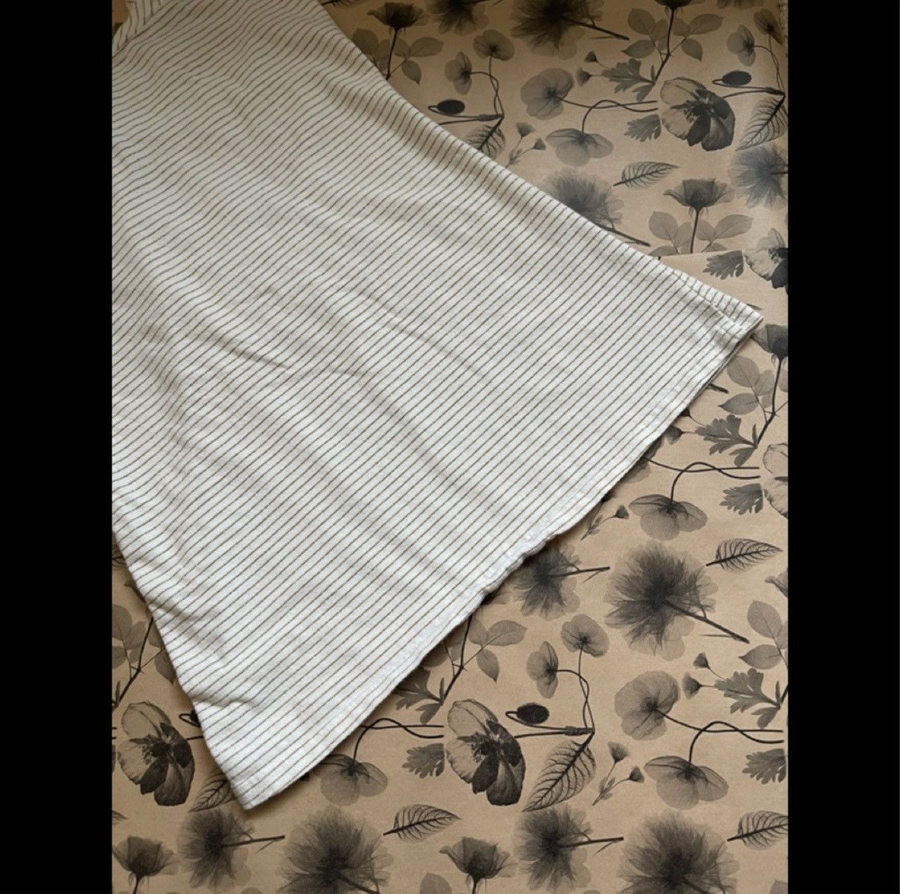 BKE BKE Cream Cami With Thin Gold Stripes Size M / US 6-8 / IT 42-44 - 9 Thumbnail