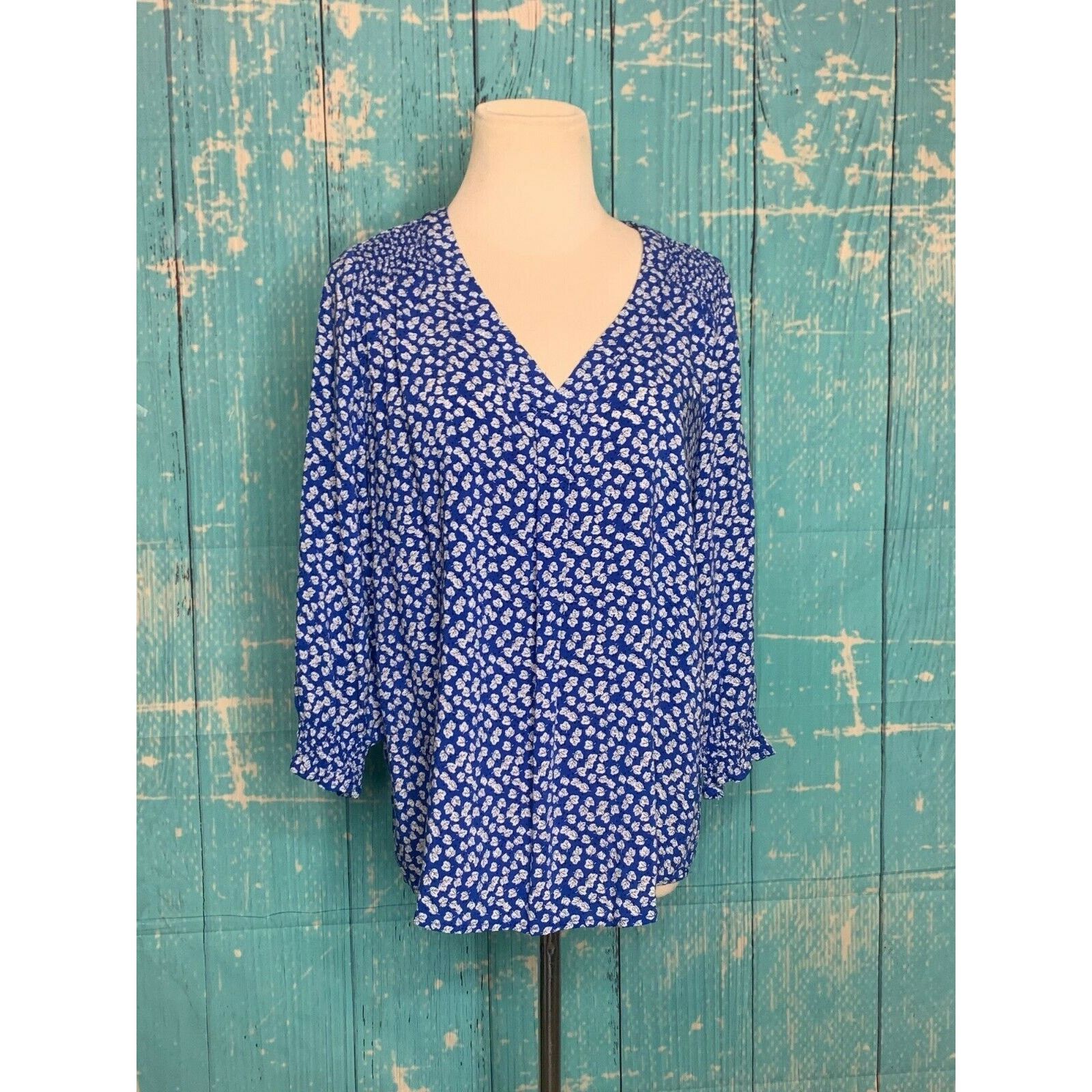 Cynthia Rowley Cynthia Rowley floral V neck boho blouse size small Size S / US 4 / IT 40 - 7 Thumbnail