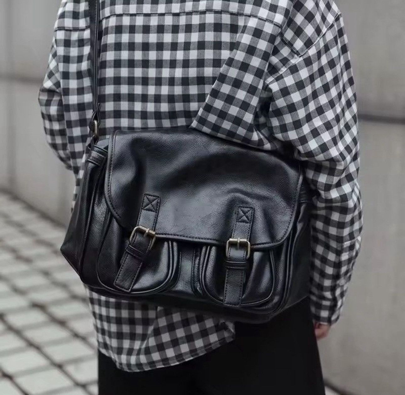 Leather Leather Messenger Bag Size ONE SIZE - 1 Thumbnail