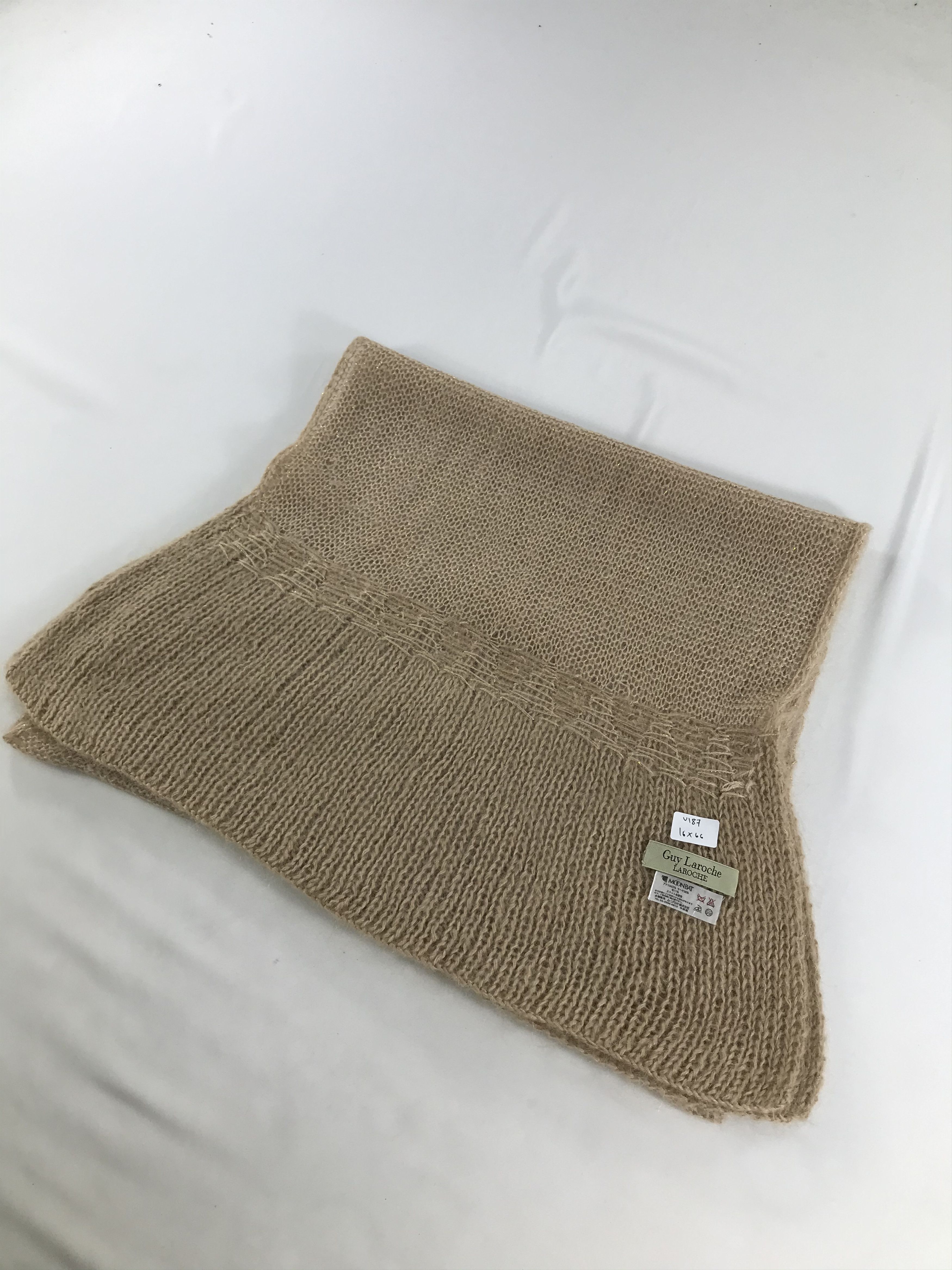 Guy Laroche Guy Laroche Mohair Scarf Muffler V187 Size ONE SIZE - 3 Thumbnail