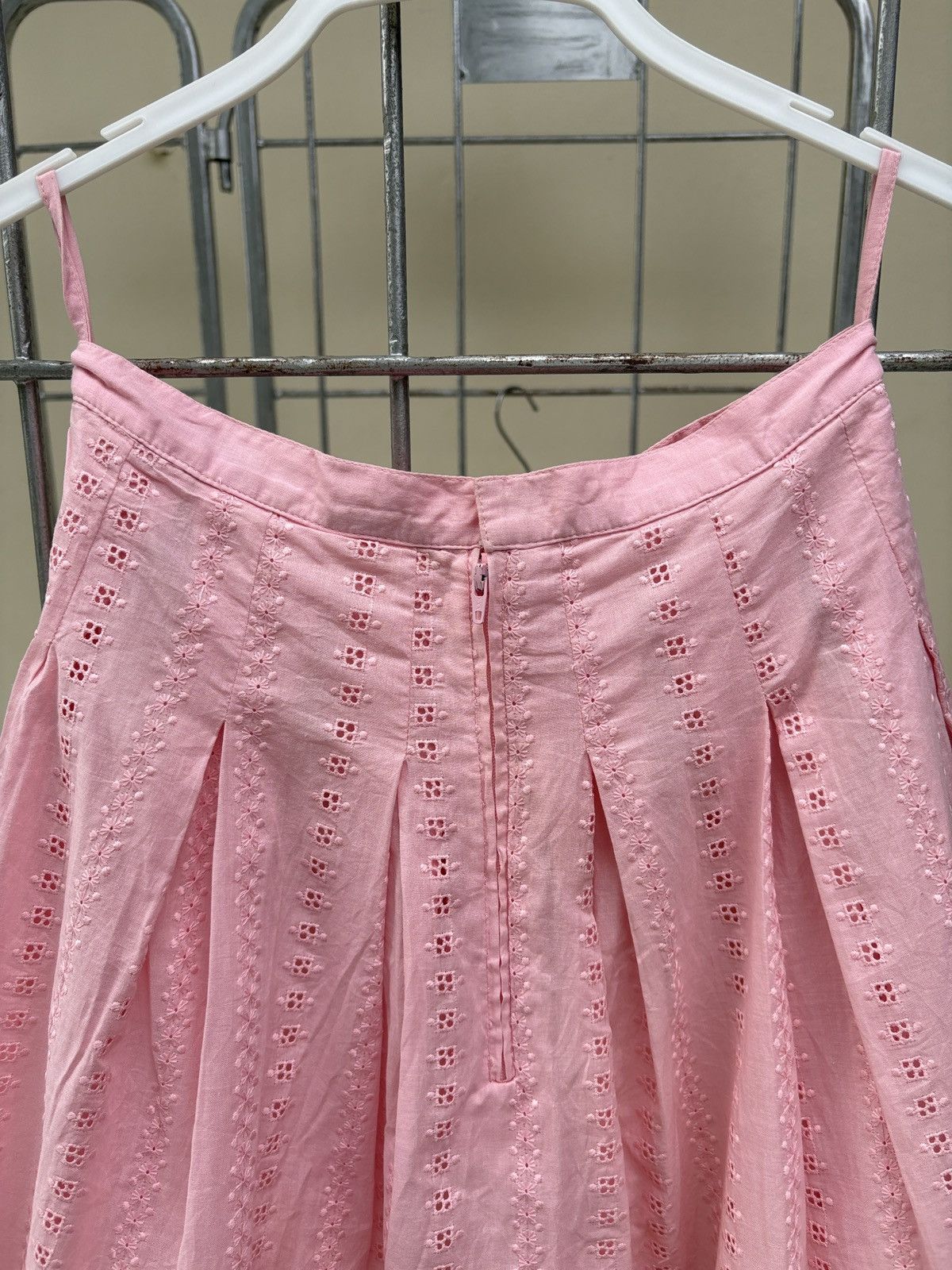 Celine Celine vintage pink lace skirt Size 27" / US 4 / IT 40 - 7 Thumbnail