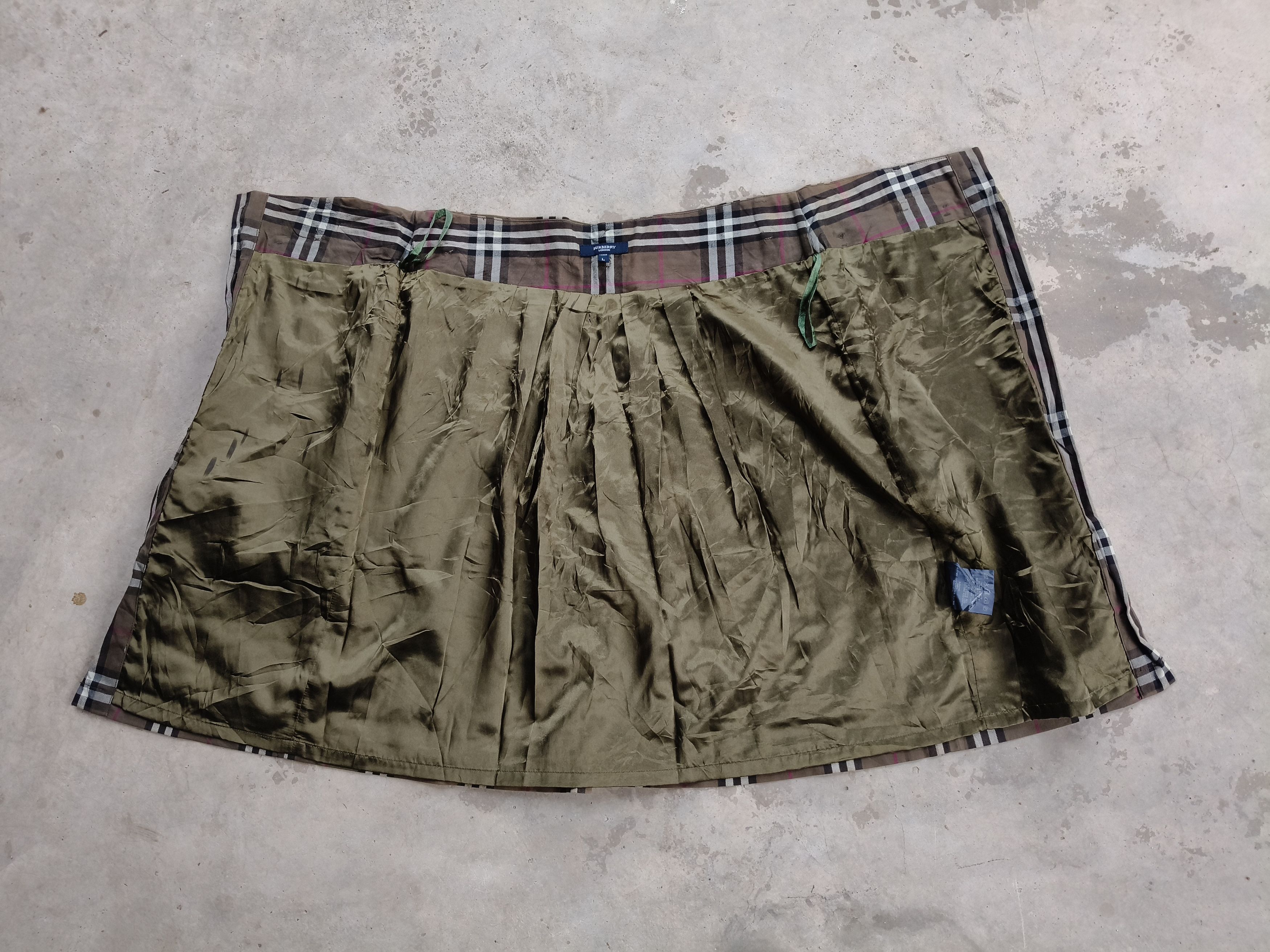 Burberry Burberry Mini Skirt with Pocket Size 31" - 3 Thumbnail