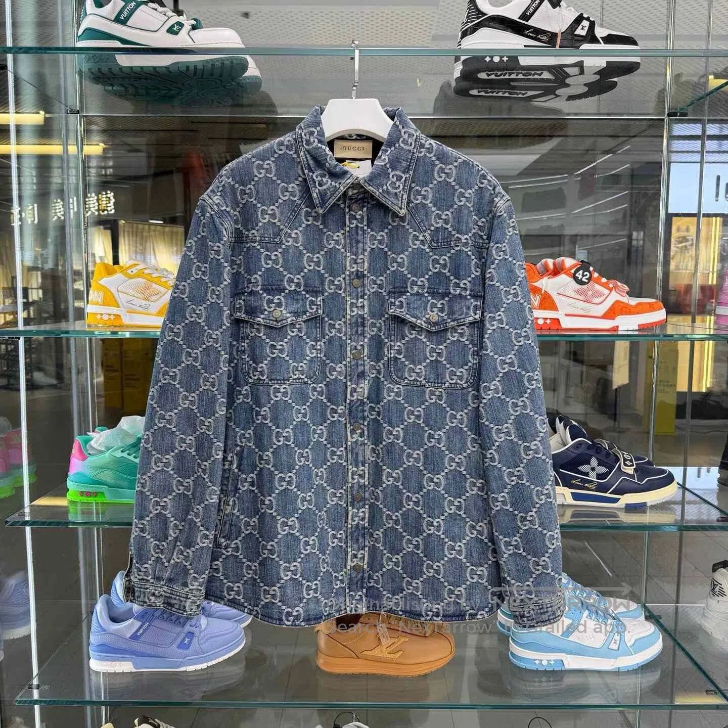 Gucci Gucci Logo Print Collar Denim Jacket. Size US XL / EU 56 / 4 - 1 Thumbnail