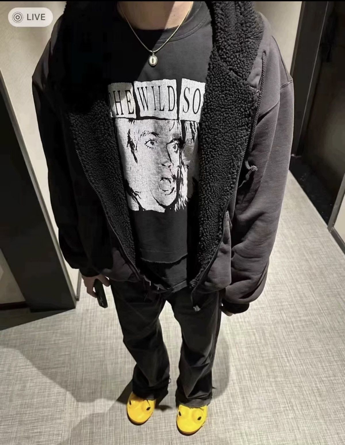 Yeezy yeezy season 5 sherpa reversible zip up hooded sweatshirt Size US S / EU 44-46 / 1 - 7 Thumbnail