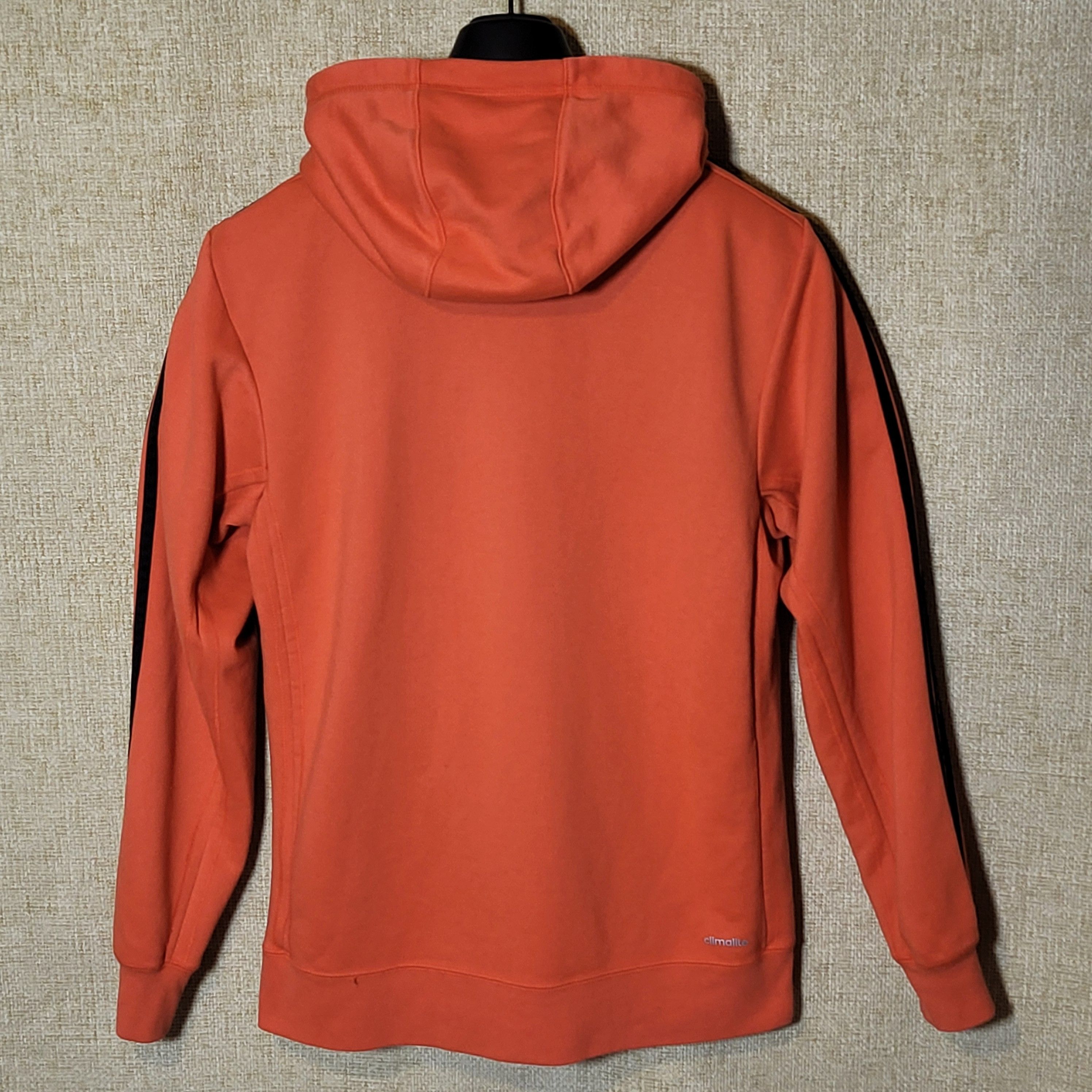 Adidas Adidas Essentials performance hoodie size M but fit L Size US M / EU 48-50 / 2 - 6 Thumbnail