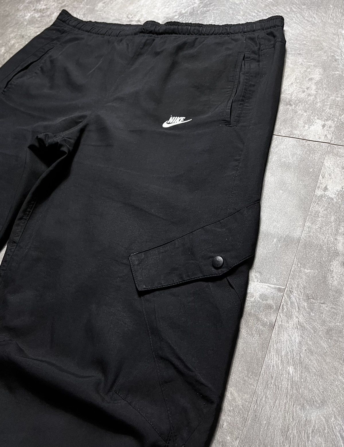 Nike Vintage Nike Track Pants Cargo Nylon Swoosh Baggy Size US 34 / EU 50 - 4 Thumbnail