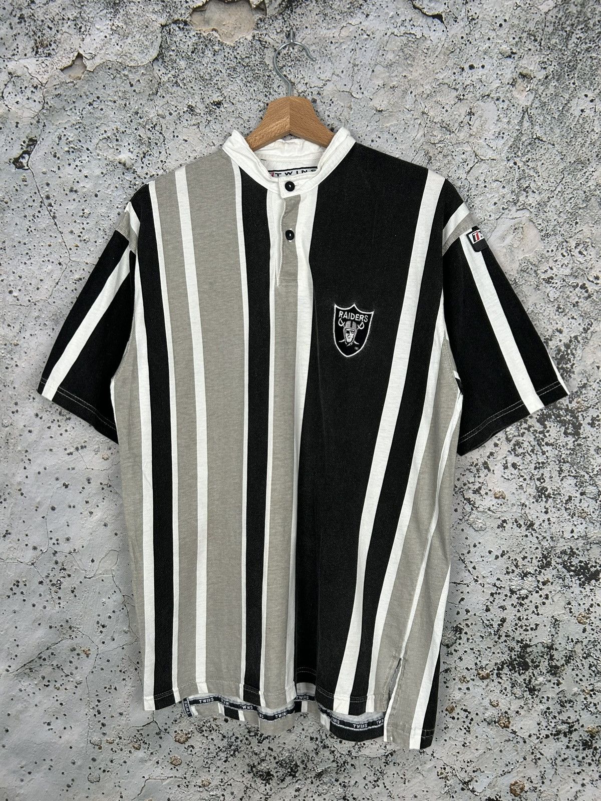 Vintage Vintage Las Vegas Raiders 90s Stripe Tee Sport Jersey 49ers Size US M / EU 48-50 / 2 - 1 Thumbnail