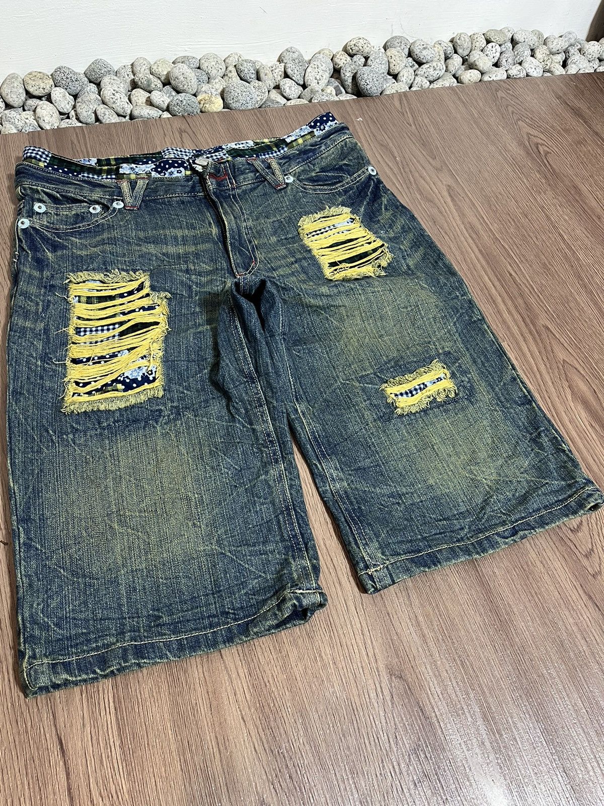 20471120 × Japanese Brand Jouer Aux Echecs double waist mudwash distressed denim jorts Size US 31 - 8 Thumbnail