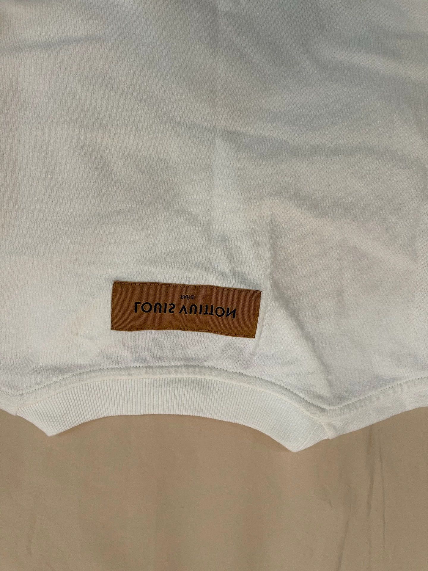 Louis Vuitton LV 2023 Rainbow Logo White M Tee Size US M / EU 48-50 / 2 - 5 Thumbnail