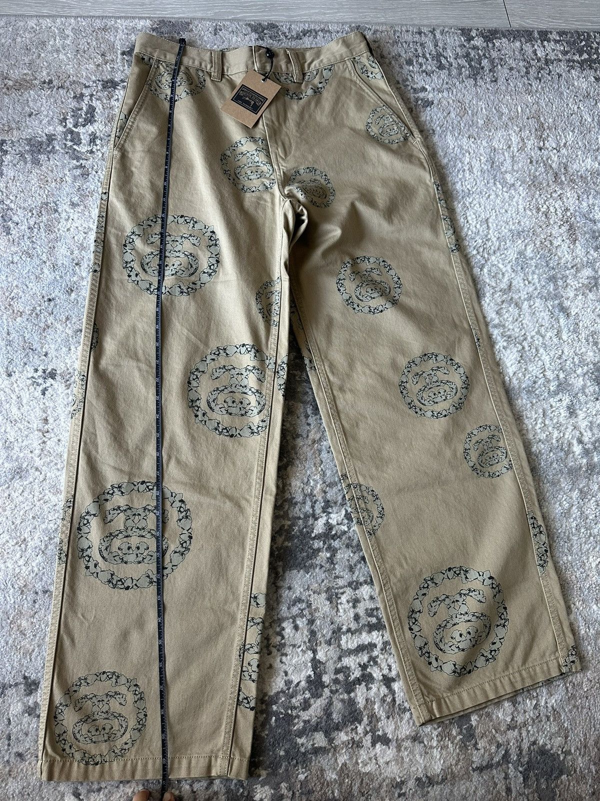 DENIM TEARS × Stussy Denim Tears x Stussy Double S Wreath Chino Pant Kaki SS25 Size US 28 / EU 44 - 15 Thumbnail