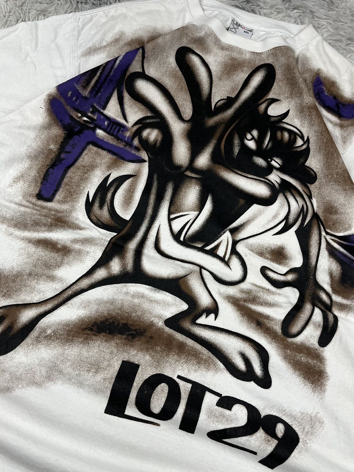 Vintage Vintage Loonytunes Taz Lot29 Air Brush T-shirt Size US XXL / EU 58 / 5 - 4 Thumbnail