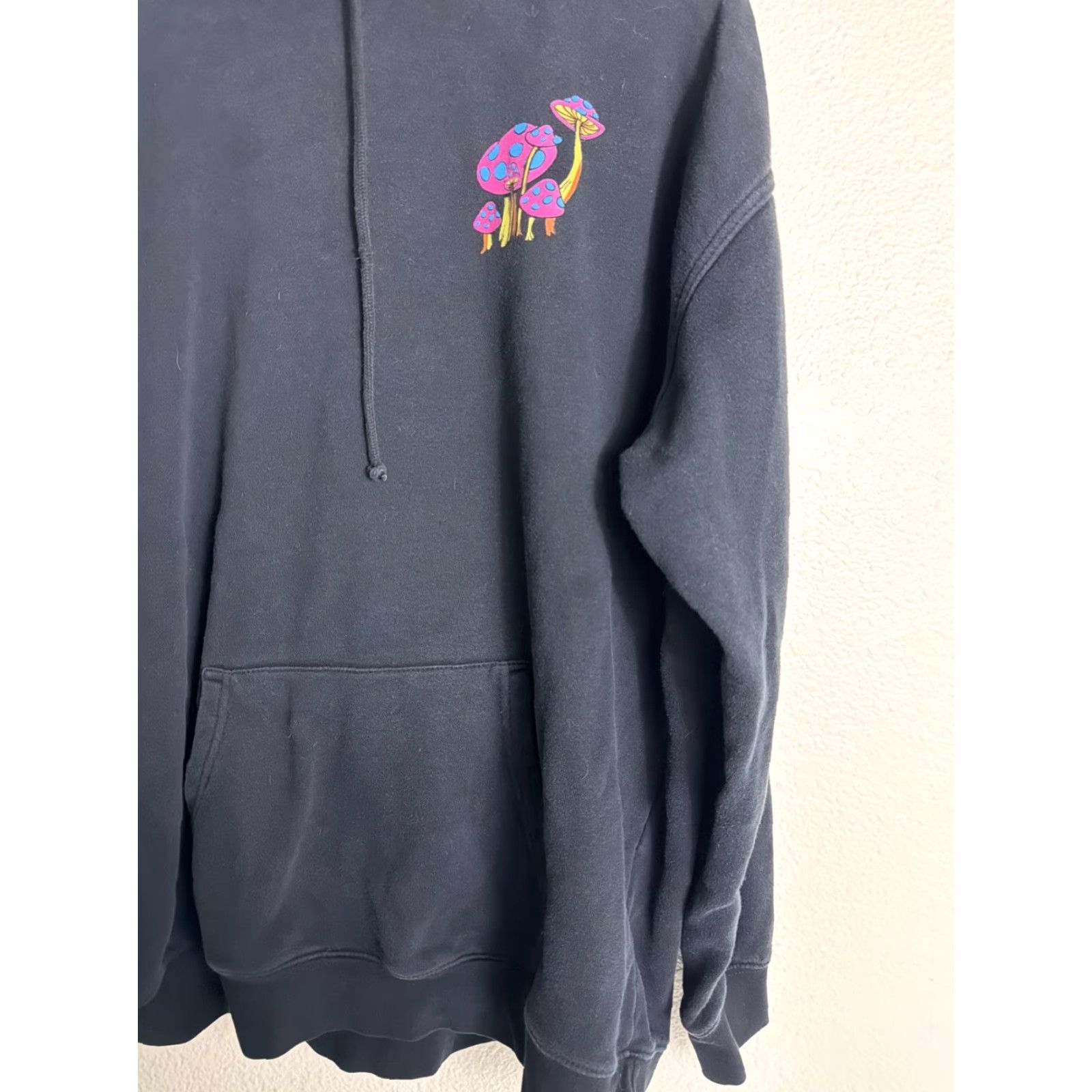 Vintage VINTAGE Alab Mens Large Pullover Hoodie Black Wizard Magic Mushrooms Black Light Size US L / EU 52-54 / 3 - 5 Thumbnail