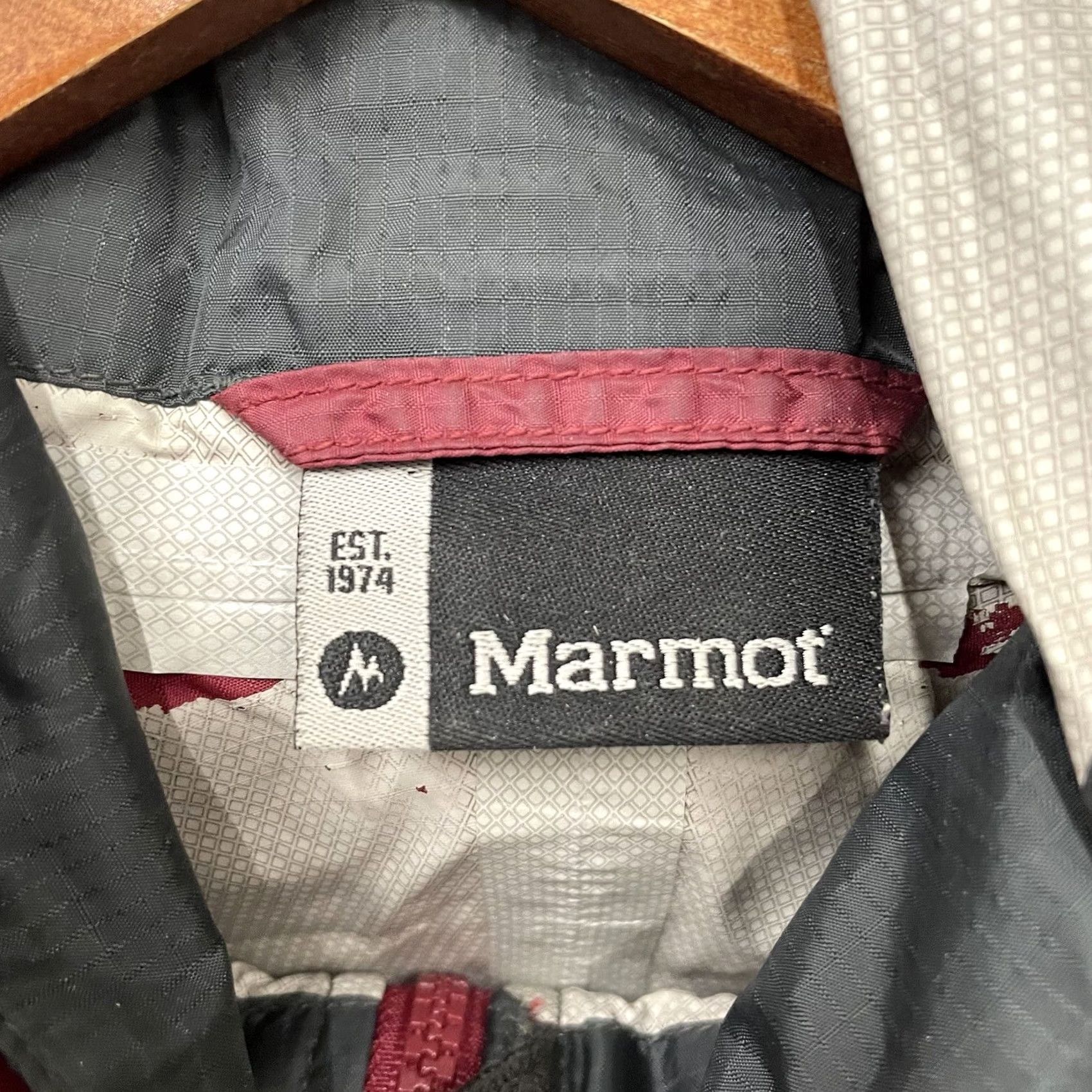 Marmot VINTAGE Marmot zip-up red hooded rain jacket Womens XS Size XS / US 0-2 / IT 36-38 - 4 Thumbnail