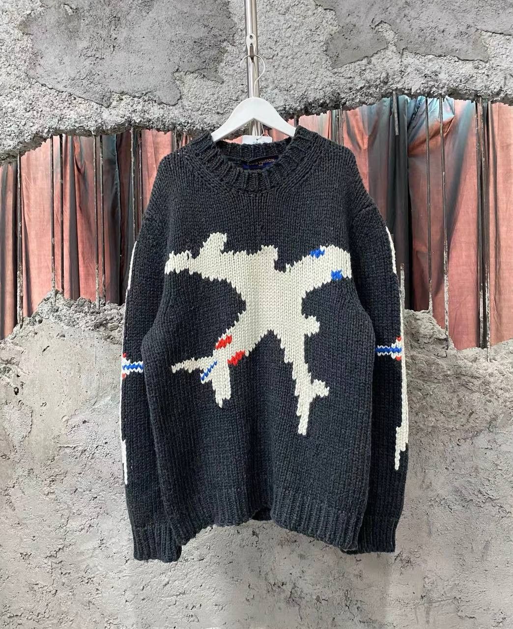 Louis Vuitton Louis Vuitton LV Sweater with Airplane Print Size US L / EU 52-54 / 3 - 1 Thumbnail