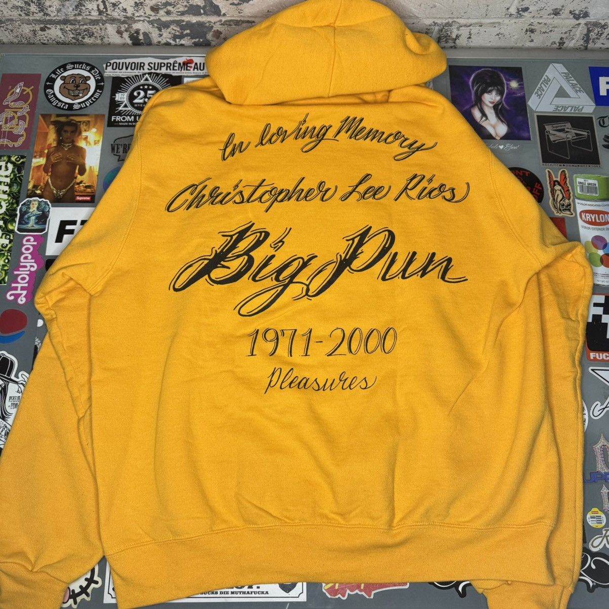 Champion × Pleasures Pleasures Big Pun Champion Hoodie Yellow Sz Large Used Size US L / EU 52-54 / 3 - 3 Thumbnail