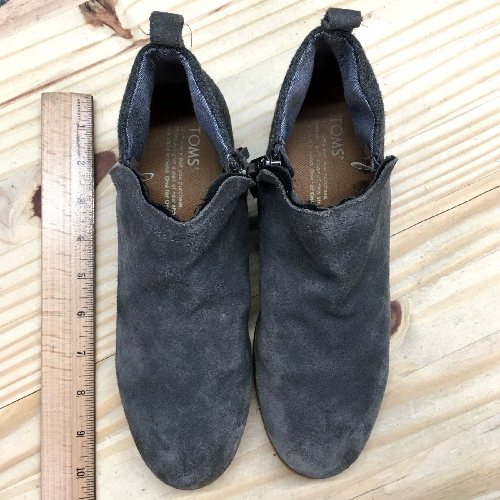 Toms Toms Boots Womens 7 Gray Deia Ankle Bootie Side Zip Suede Casual 10009621 Boots Shoes Gray Suede Ankle Bootie Casual Womens 7 Mens Womens Size US 7 / IT 37 - 5 Thumbnail