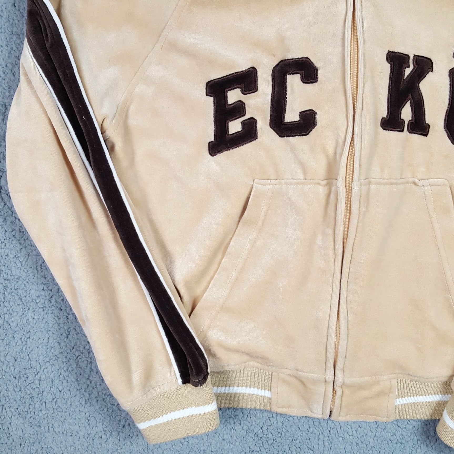 Ecko Unltd. VINTAGE Ecko Unltd Velour Hooded Zip Jacket Women's 2XL Beige 90s Grunge Retro Punk Streetwear Velvet Size XXL / US 16-18 / IT 52-54 - 4 Thumbnail