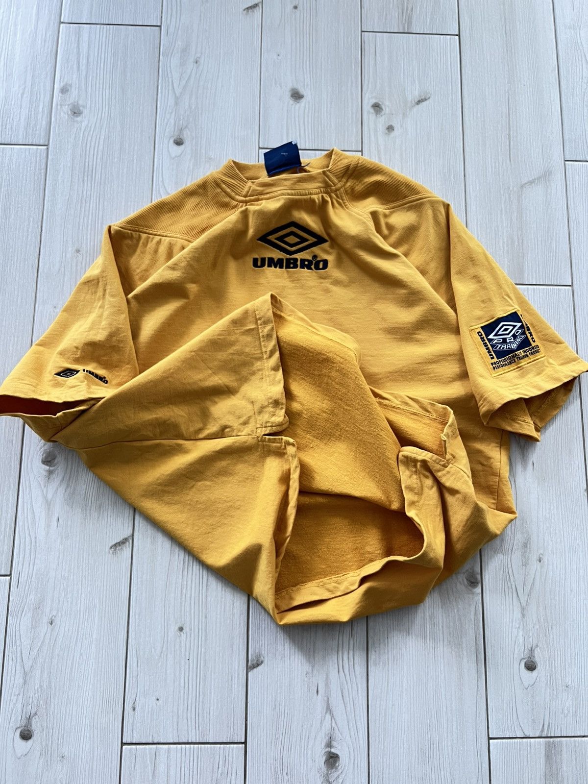 Umbro Vintage Umbro Boxy Fit Sports Tee Yellow Size US XXL / EU 58 / 5 - 12 Thumbnail