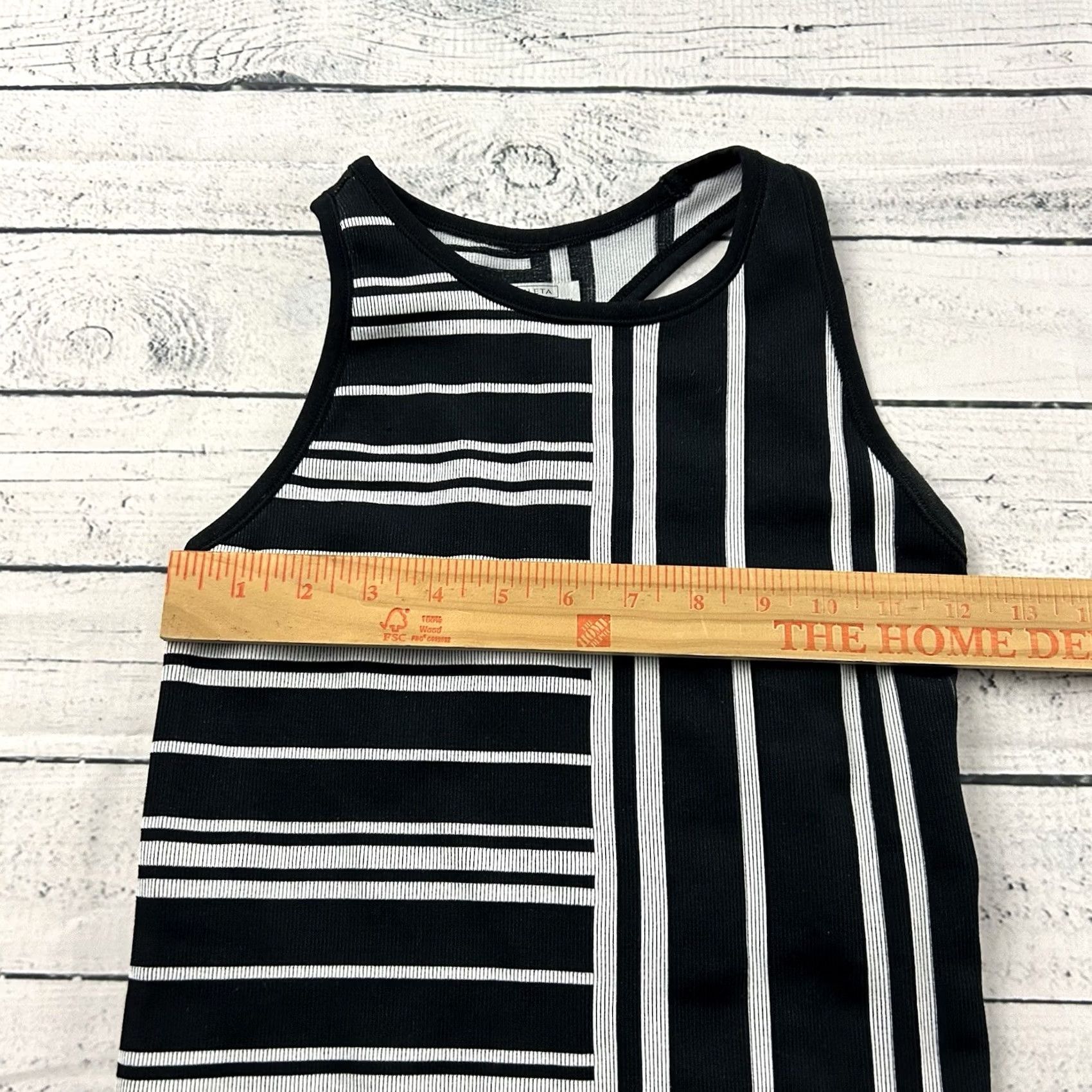 Athleta Athleta Tank Sleeveless Athletic Shirt Women's XS Black White XS Athletic Tank Shirt Womens, Sleeveless, Tank, Activewear Size XS / US 0-2 / IT 36-38 - 3 Thumbnail