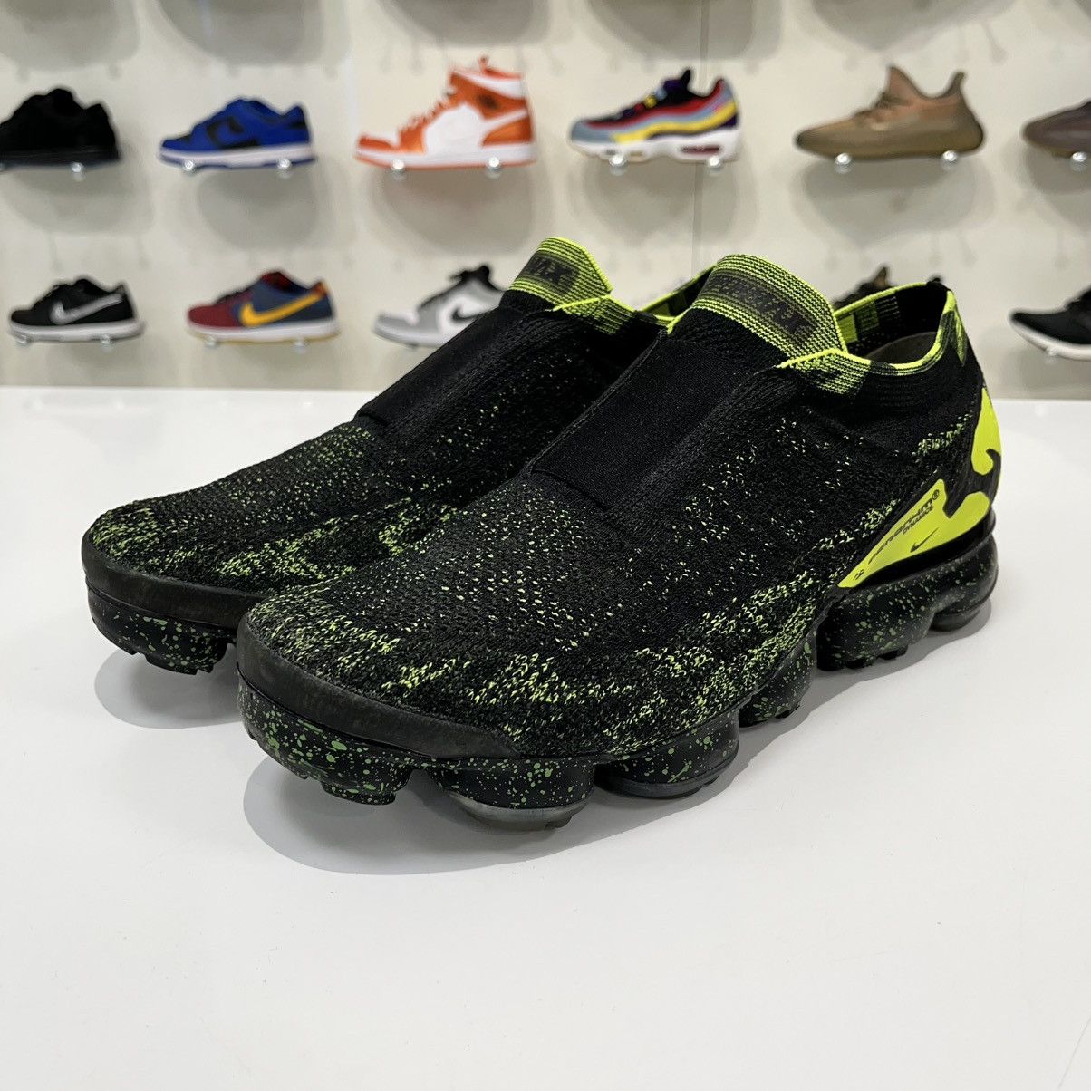 Nike Nike Air VaporMax Moc 2 Acronym Black Size US 9.5 / EU 42-43 - 2 Thumbnail
