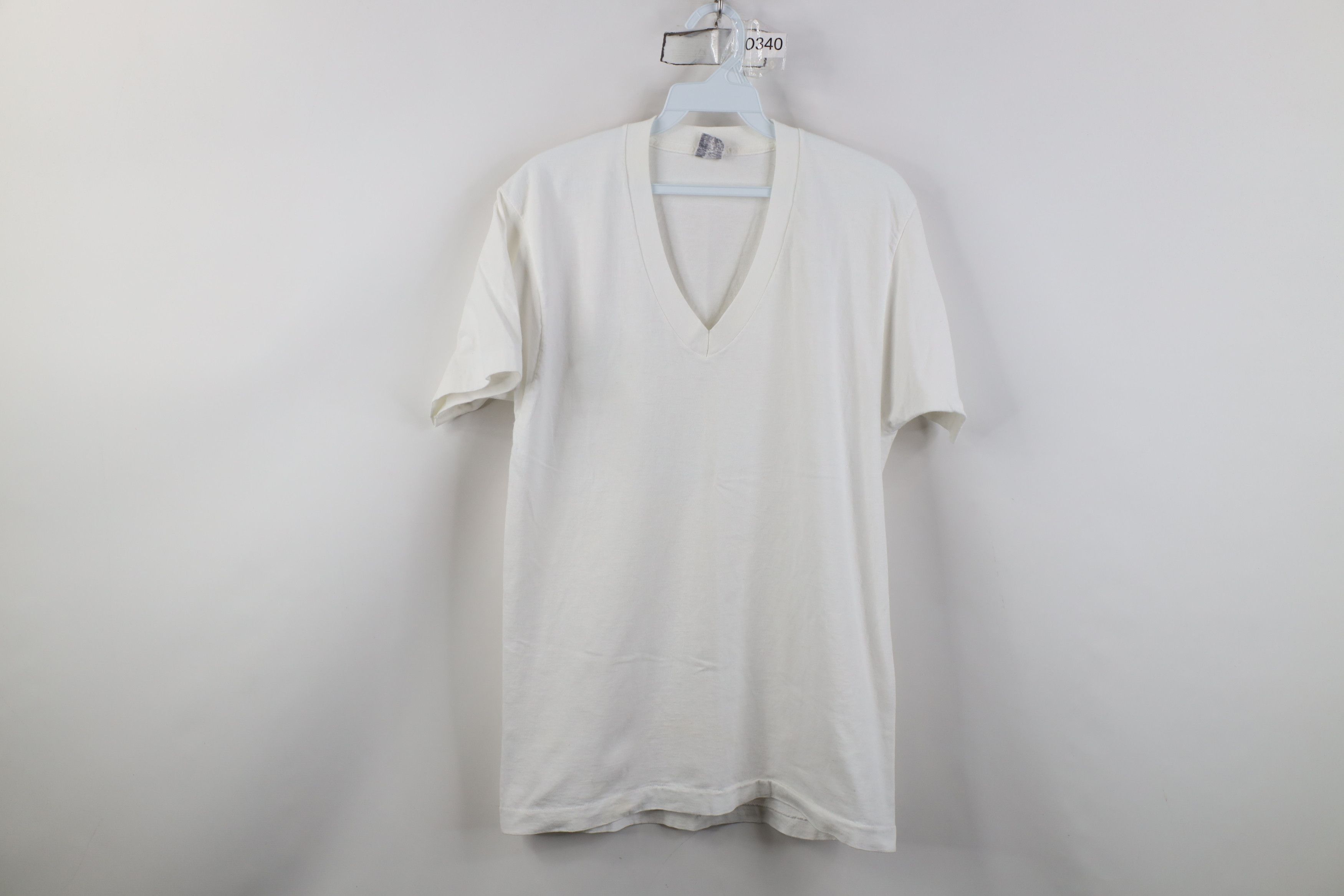 Vintage Vintage 80s 90s Streetwear Cotton V-Neck T-Shirt White USA Size US L / EU 52-54 / 3 - 1 Thumbnail