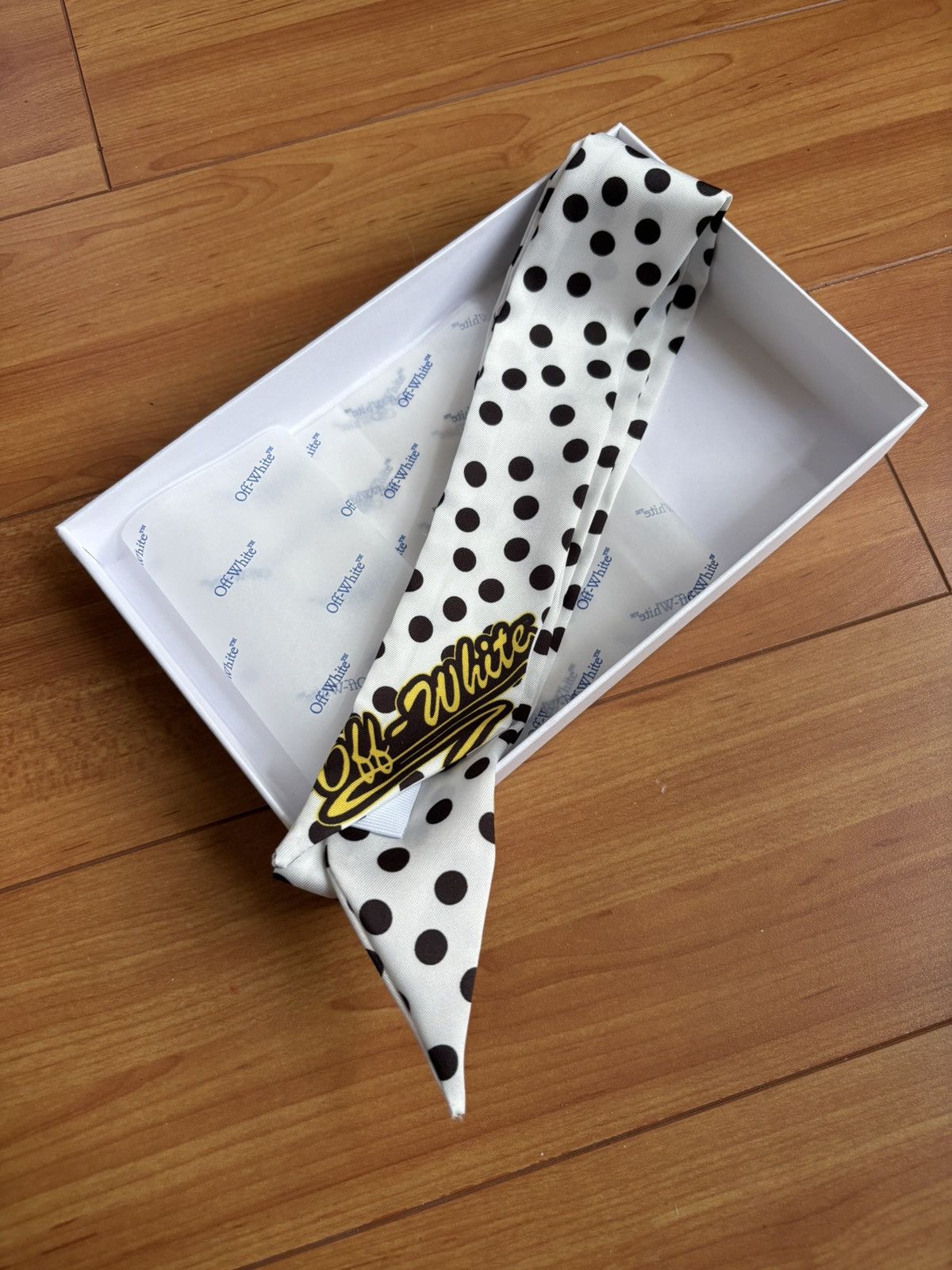 Off-White Off-White FW26 Polka Dot Logo Scarf White Black Size ONE SIZE - 1 Thumbnail
