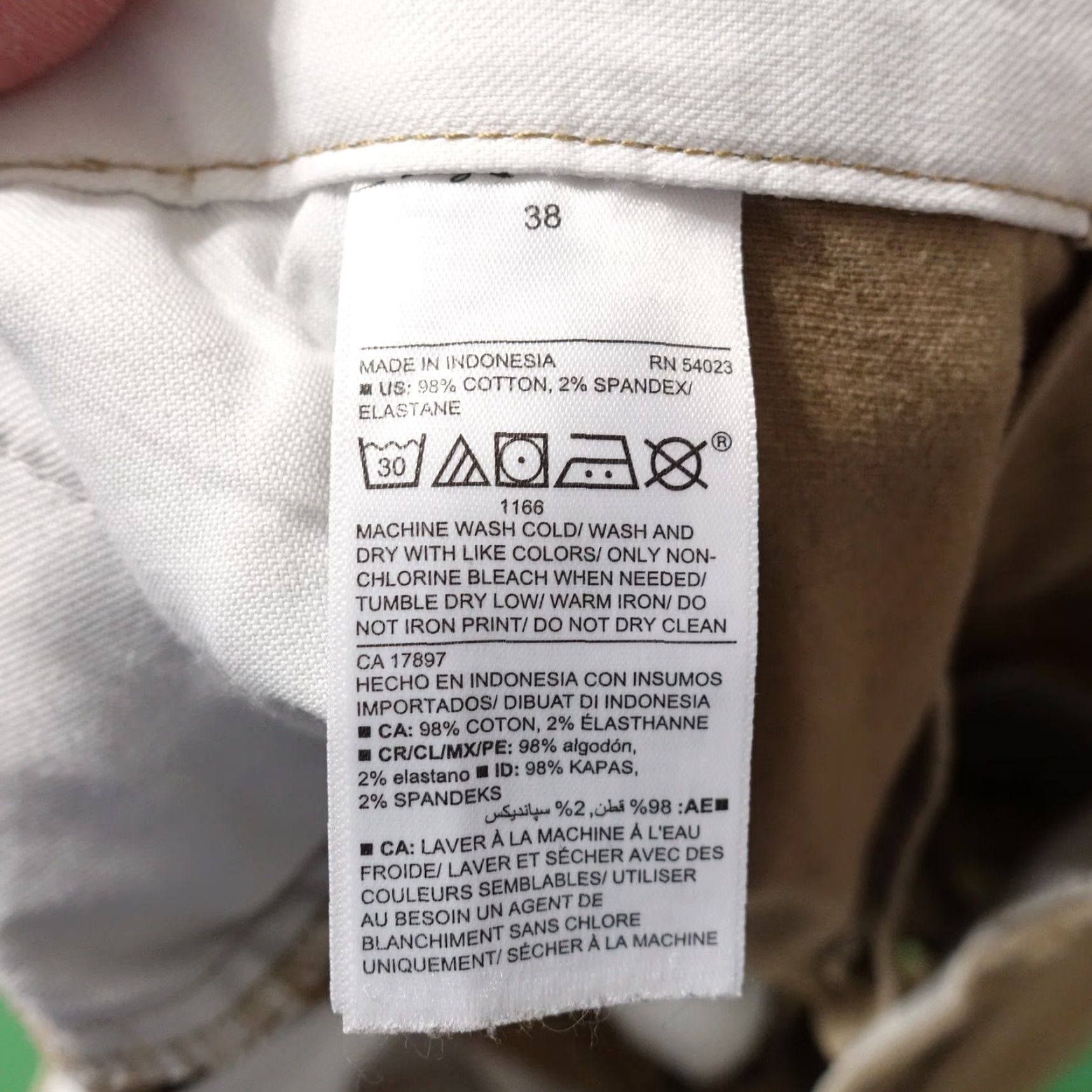 Old Navy OLD NAVY Chino Shorts Mens Slim Fit Beige Cotton Size 38 Casual Size US 38 / EU 54 - 5 Thumbnail