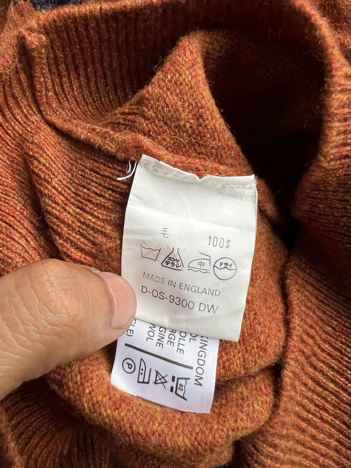 Burberry × Burberry Prorsum × Vintage Vintage 1990s Burberrys 🏴󠁧󠁢󠁥󠁮󠁧󠁿 Pure Lambswool V Neck Knit Sweater Size US M / EU 48-50 / 2 - 8 Thumbnail