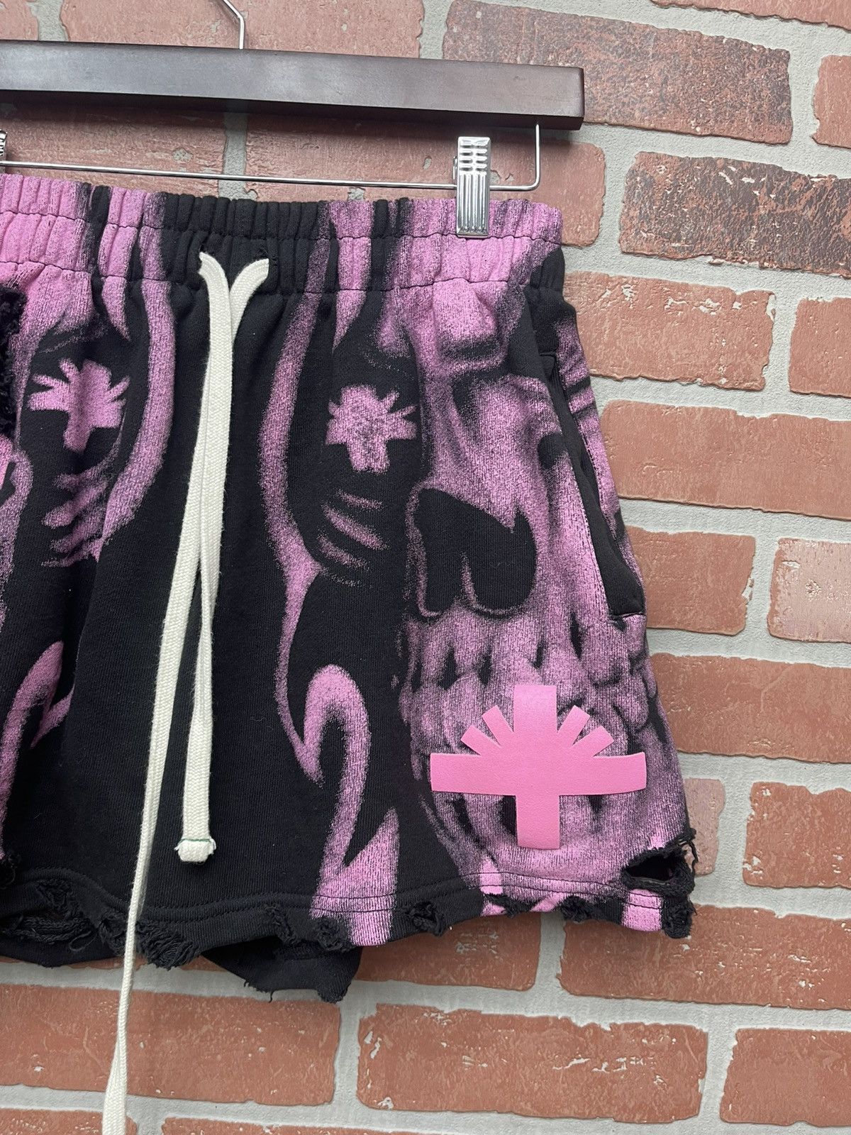 Vertabrae Size S - Vertebrae Pink Skull Shorts Distressed Size US 28 / EU 44 - 3 Thumbnail