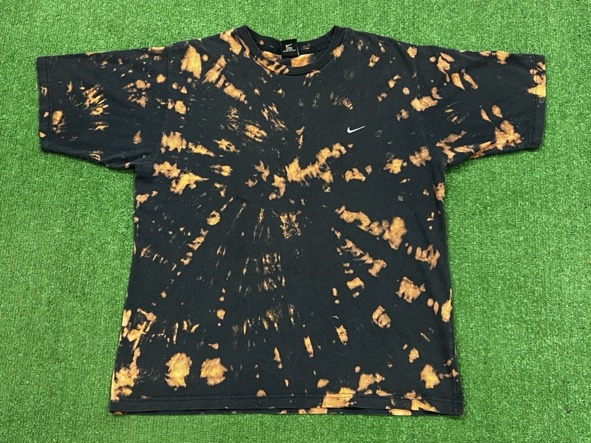 Nike Vintage 90s Nike Embroidered Swoosh Bleached Tie Dye Tee Size US L / EU 52-54 / 3 - 1 Thumbnail