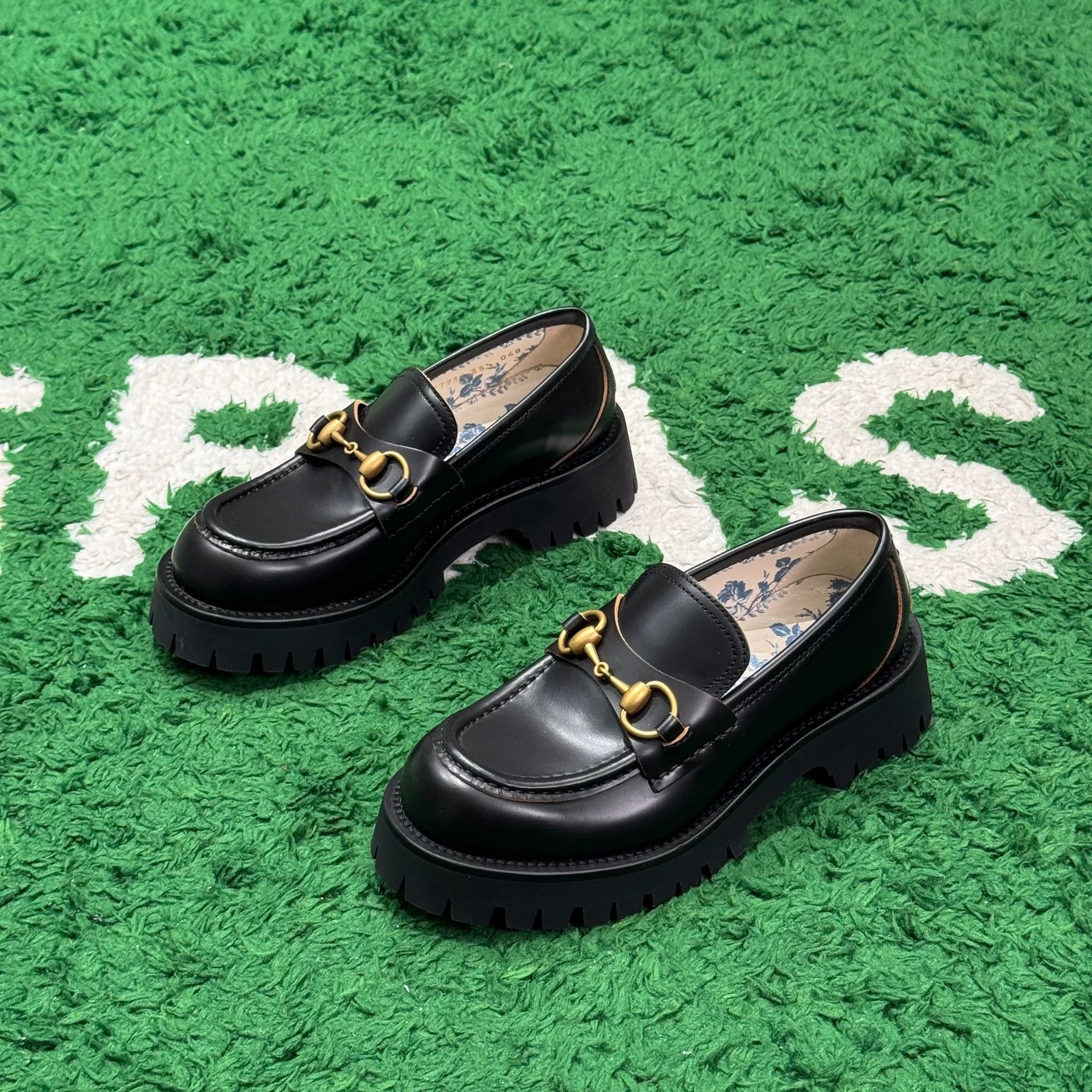 Gucci Gucci Black Lowtop Sneakers us_5-5 Women Size US 5.5 / IT 35.5 - 1 Thumbnail