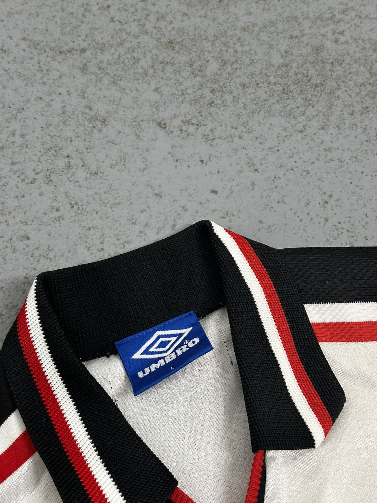 Umbro Vintage 1997/99 Umbro Manchester United Away Soccer Jersey Size US L / EU 52-54 / 3 - 7 Thumbnail